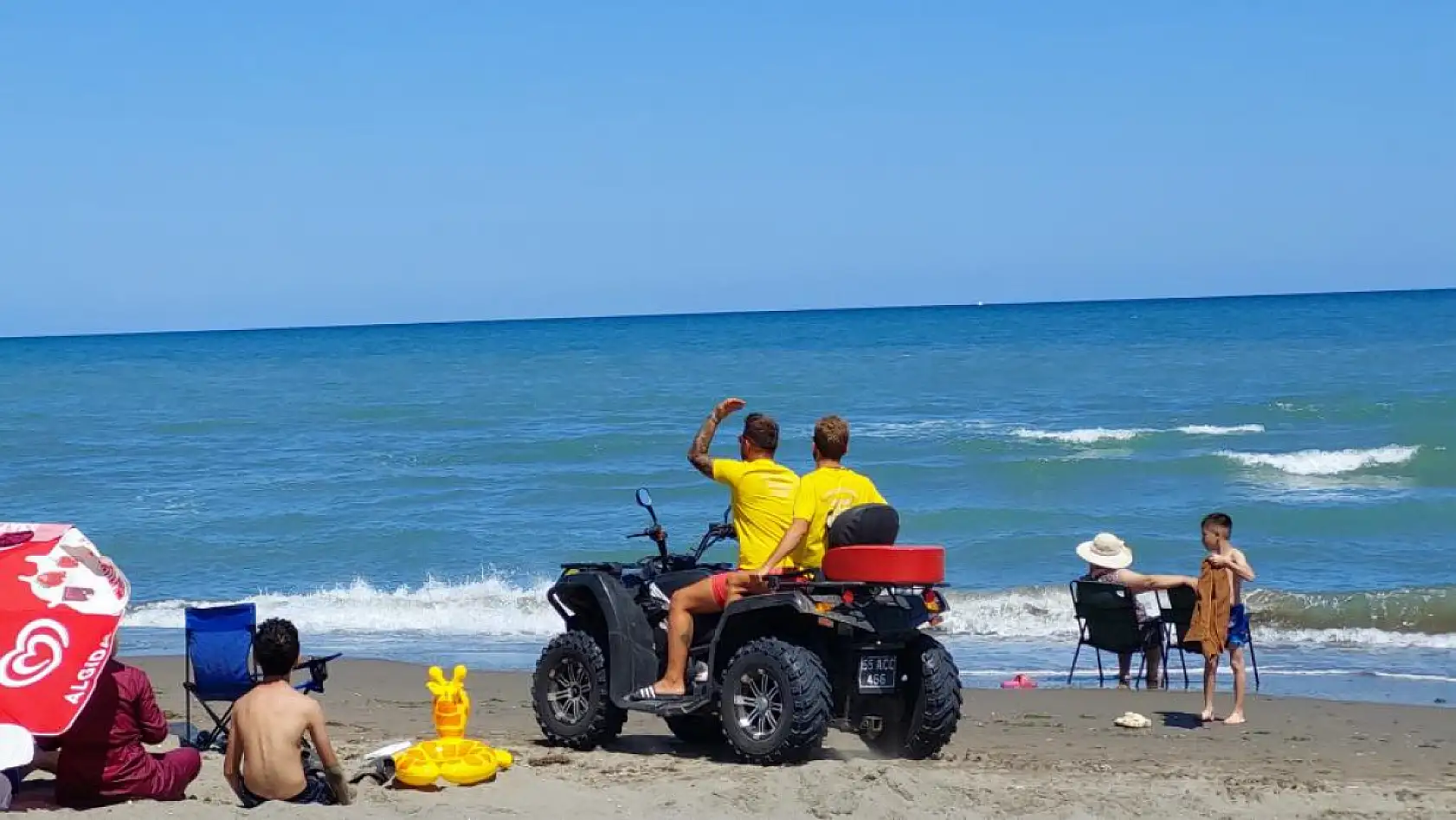 Doğum gününü kutlamak için arkadaşlarıyla girdiği denizde boğuldu