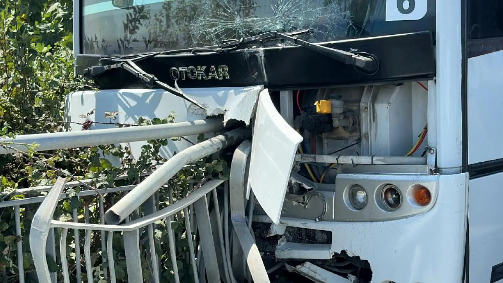 İşçi servisi kazaya karıştı: 5 Yaralı