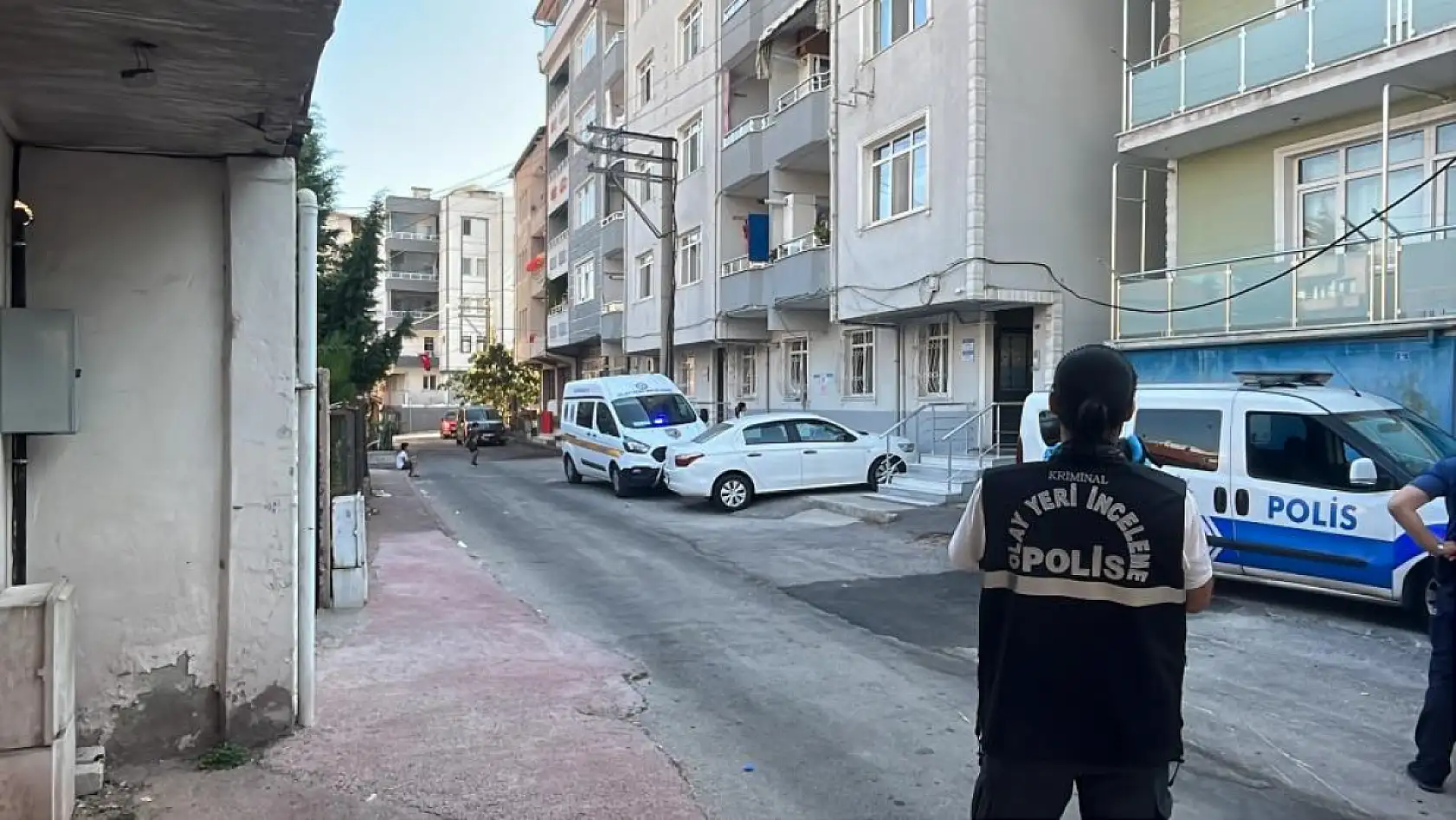 Kanser ağrılarına dayanamayan emekli polis memuru intihara kalkıştı
