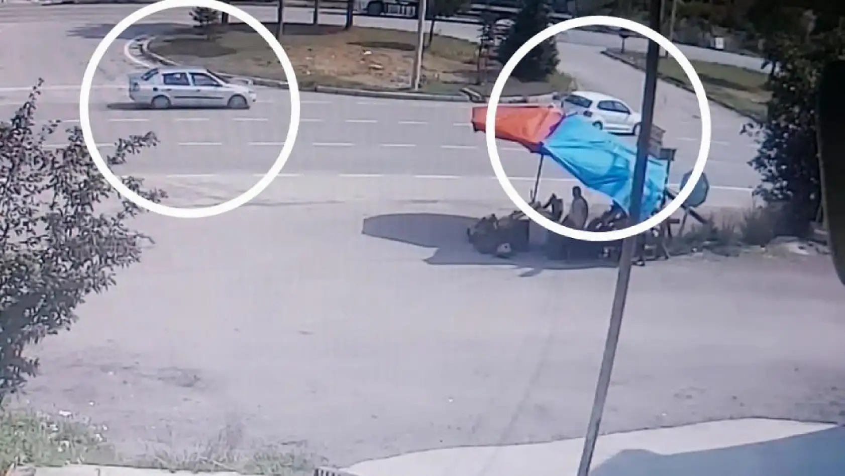 Sağlık çalışanlarının araçları çarpıştı: 3'ü hemşire 7 yaralı