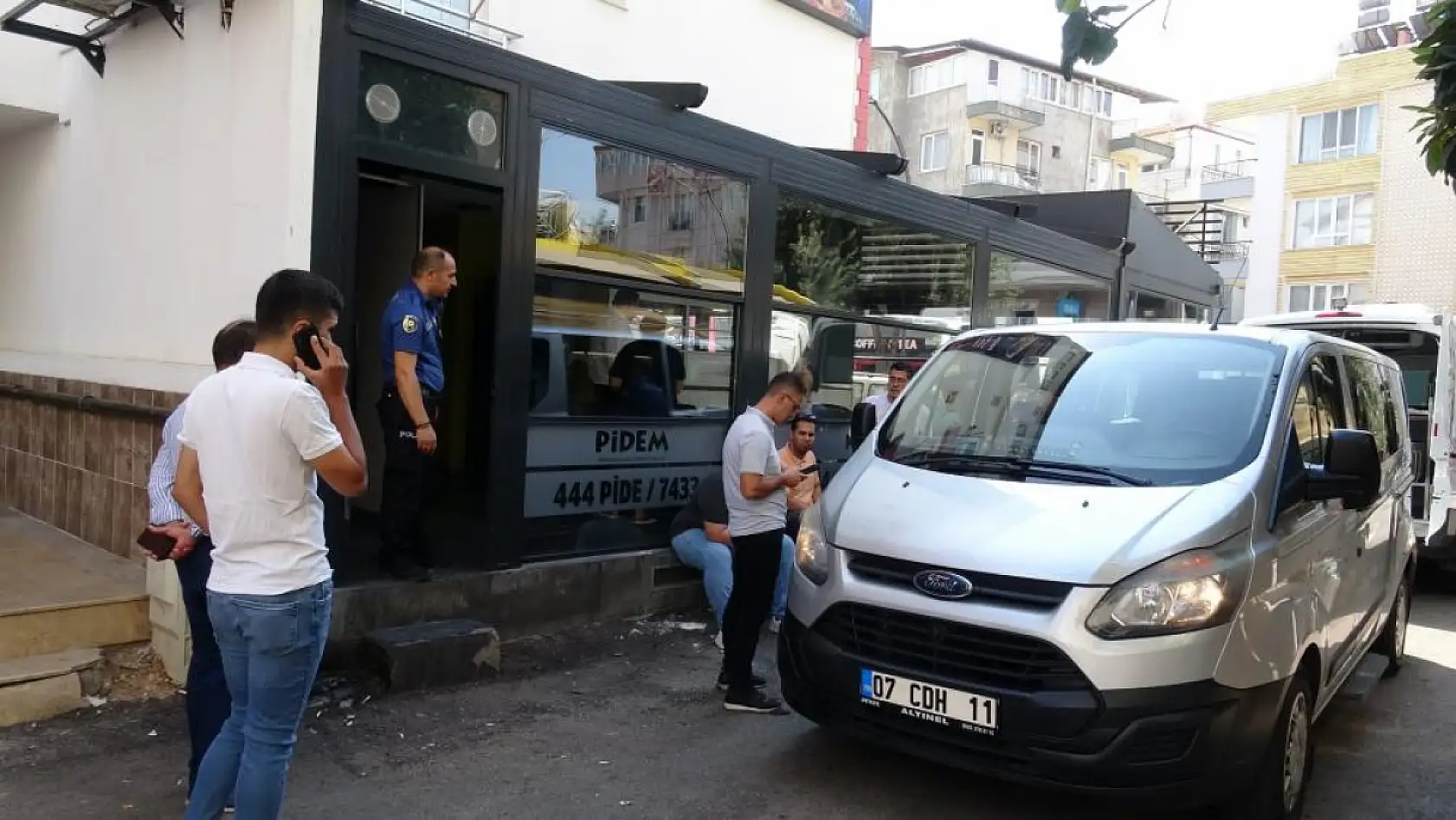 Aşçı çalıştığı mutfakta kanlar içerisinde bulundu