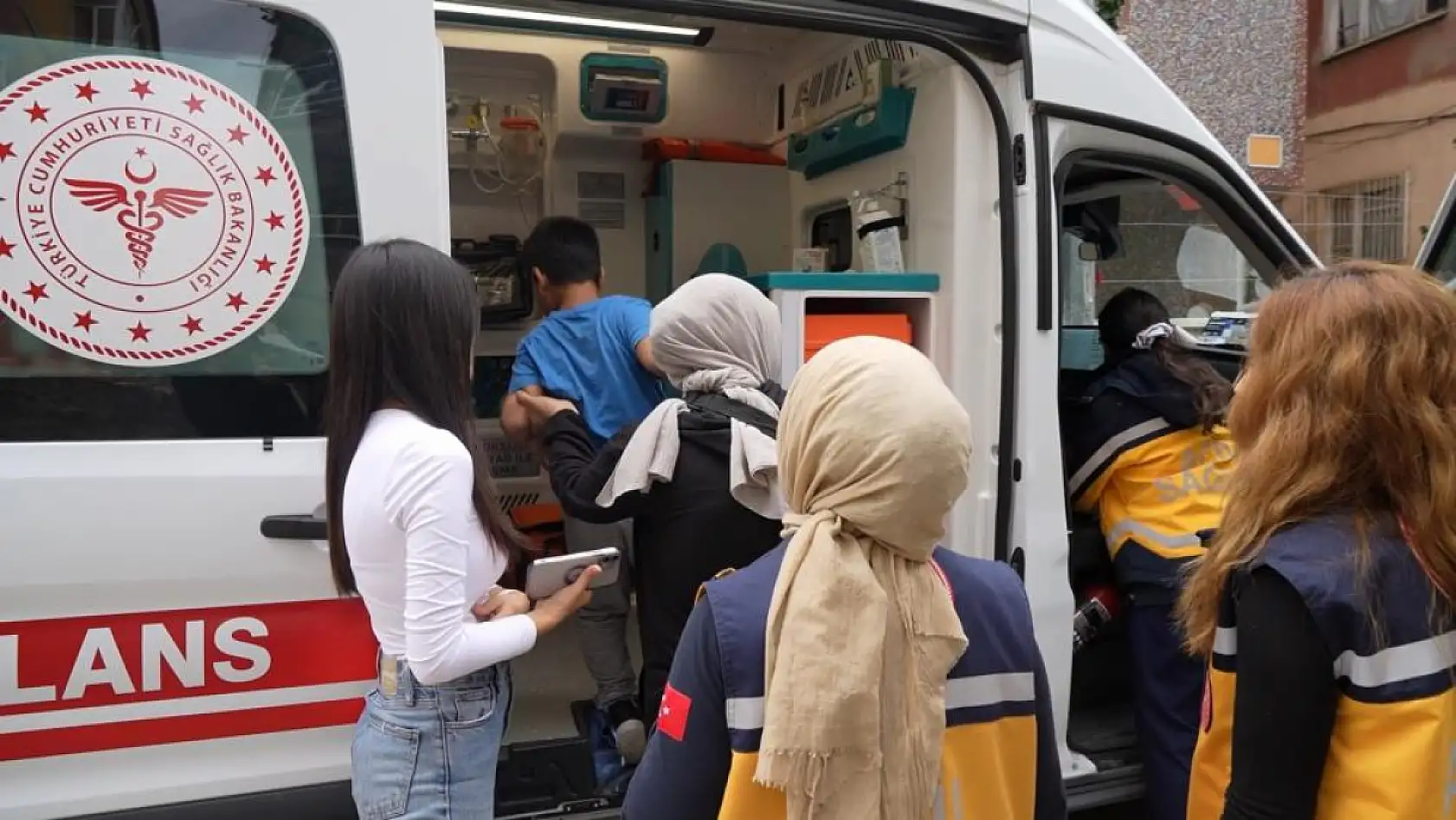 Küçük çocuk faciaya yol açtı, çakmakla oynarken evi yaktı