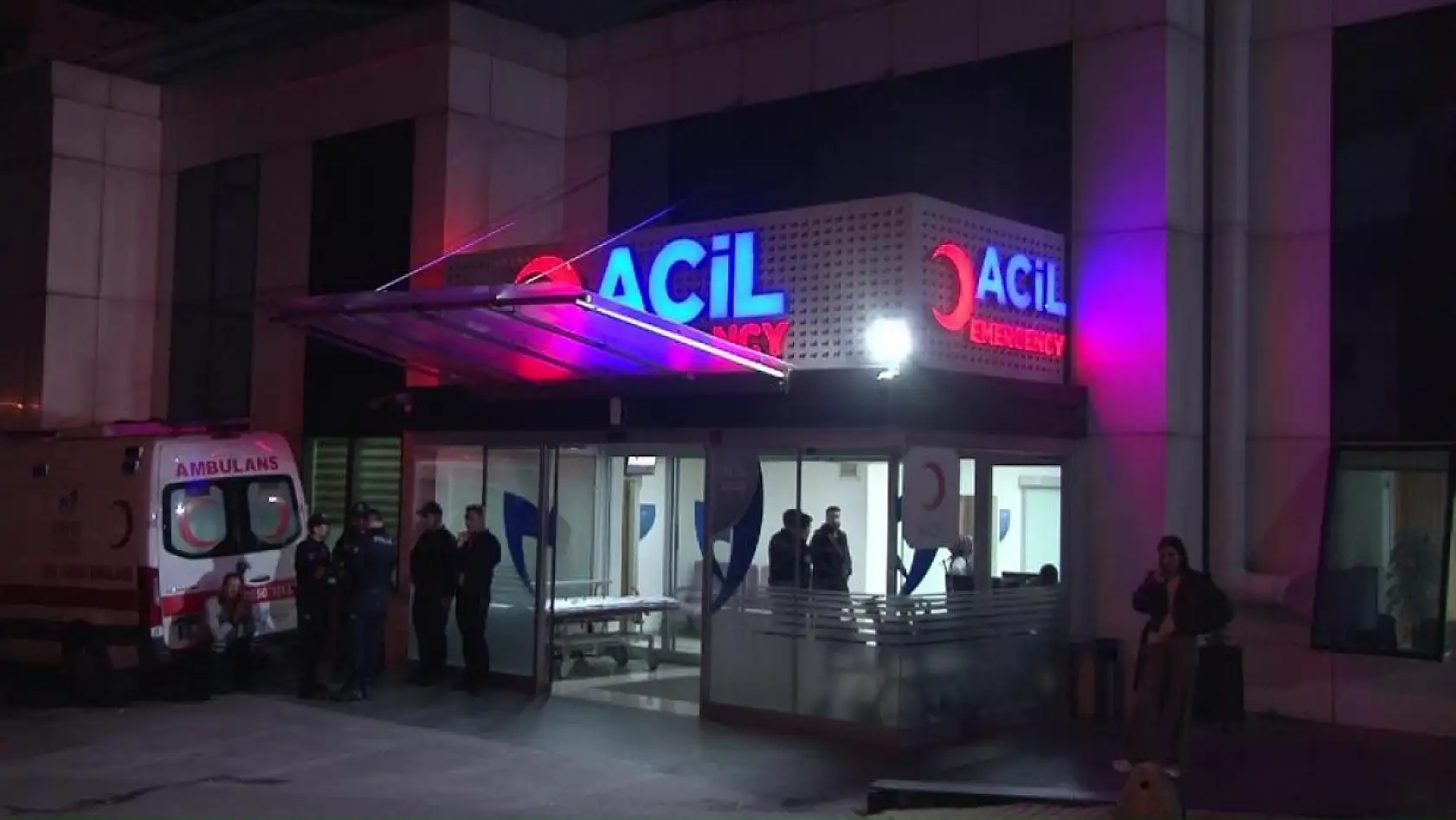 Sosyal medya fenomeni Kübra Aykut 5'inci kattan atlayarak intihar etti