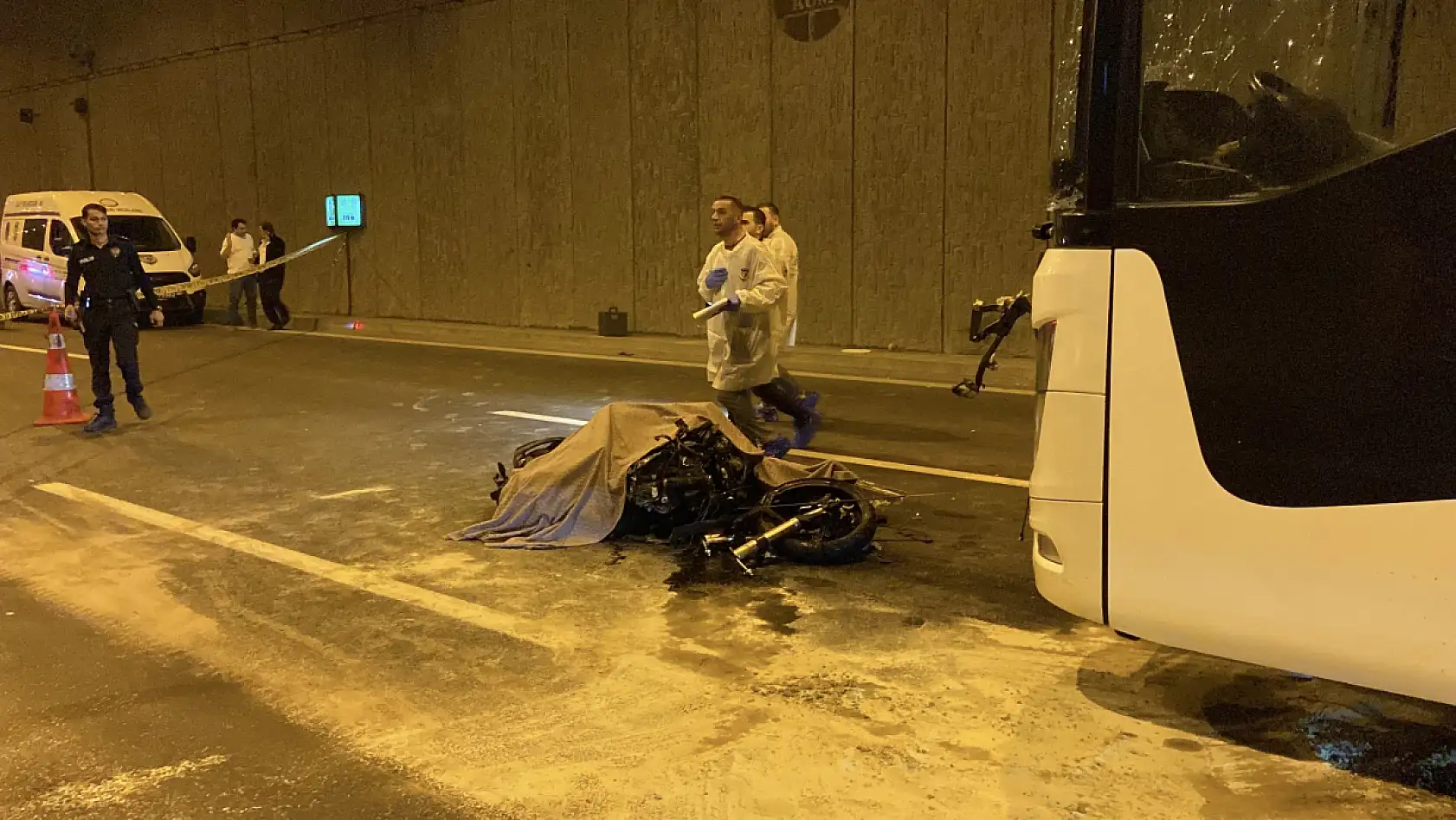 Ters Yön Yarışı Can Aldı: Motosiklet Otobüsle Çarpıştı