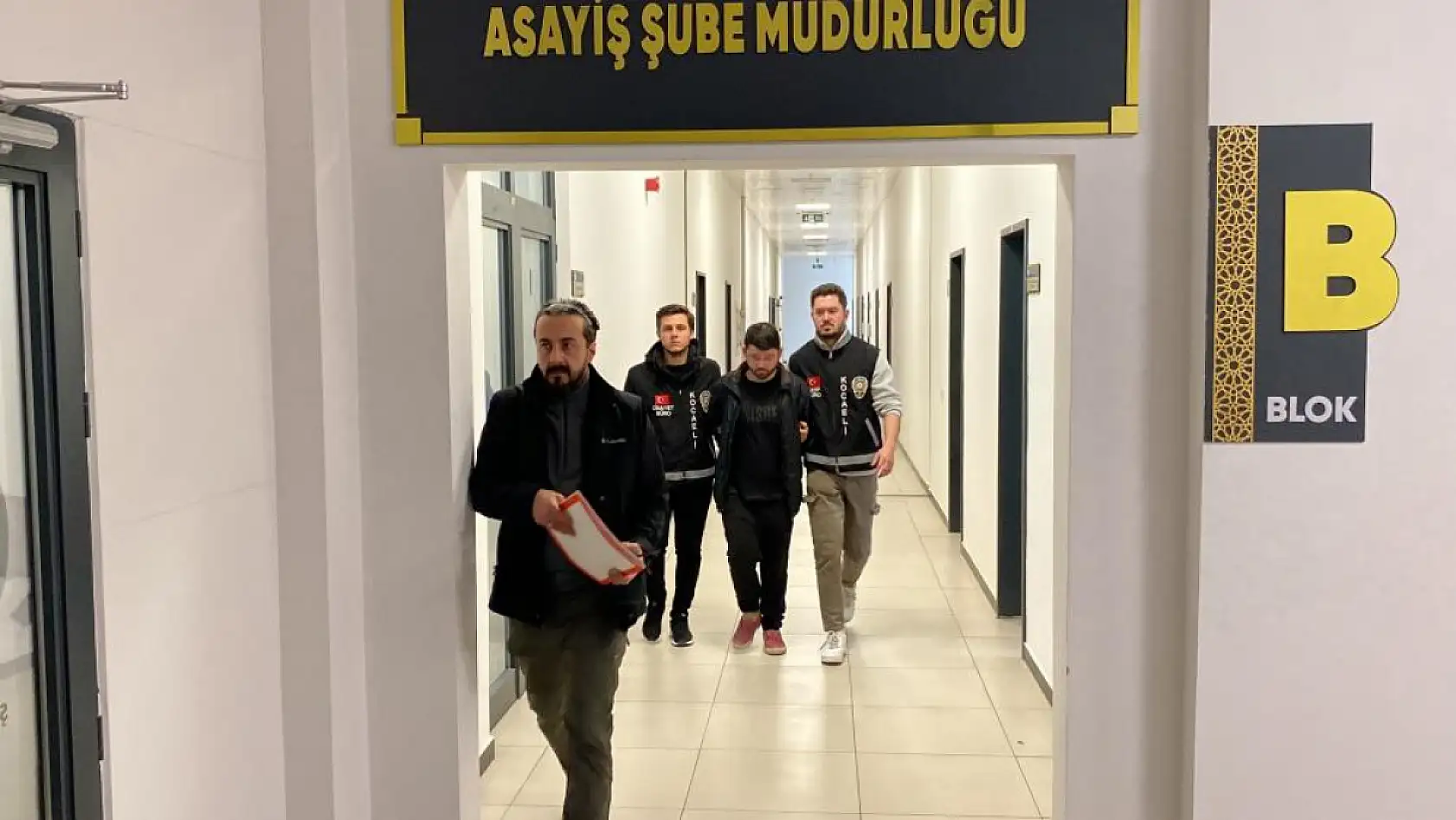 Abisinin boğazını kestiği iddiasıyla yargılanıyordu, olayın ardından dram çıktı
