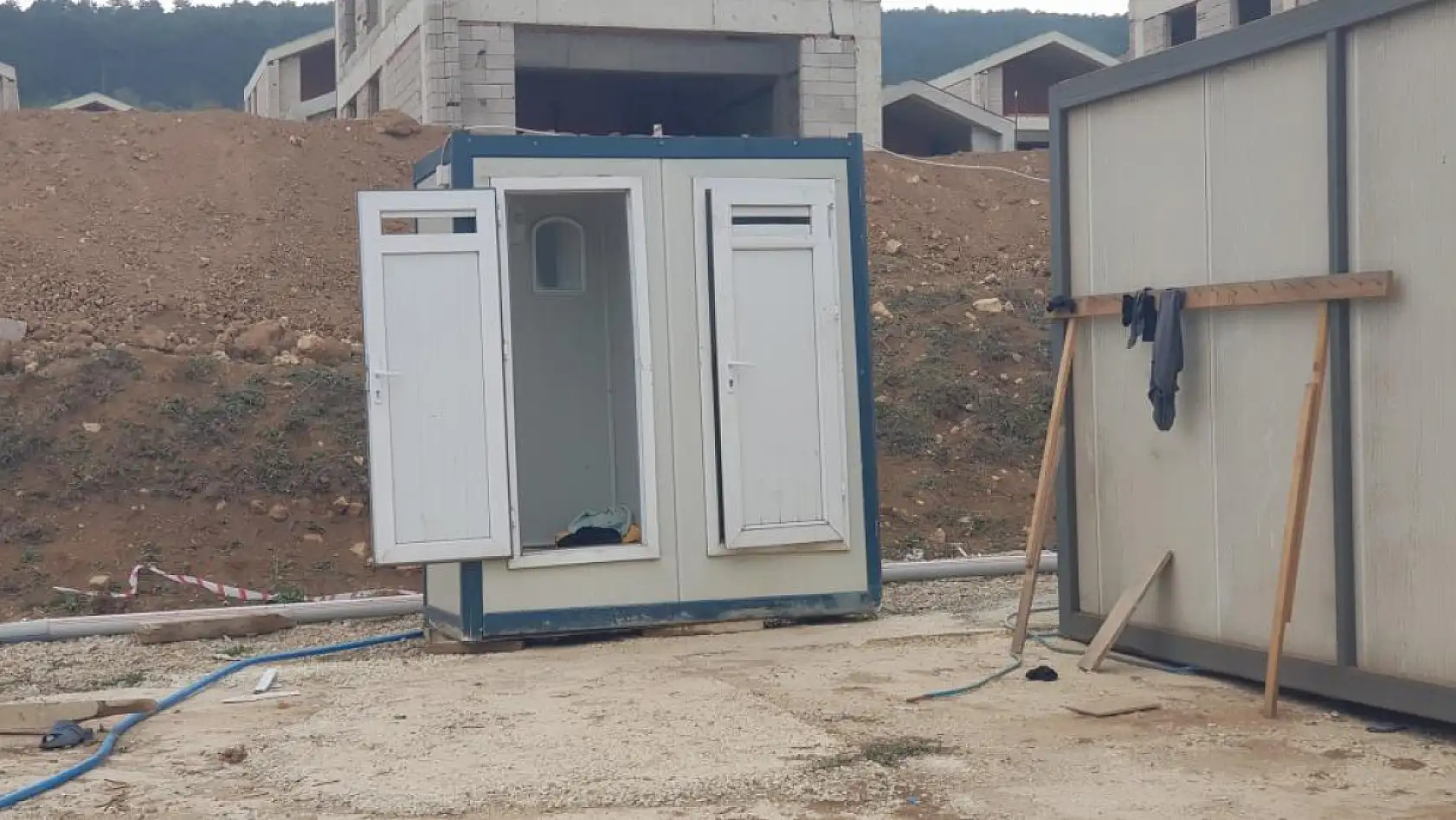 İnşaat işçisi banyoda ölü bulundu