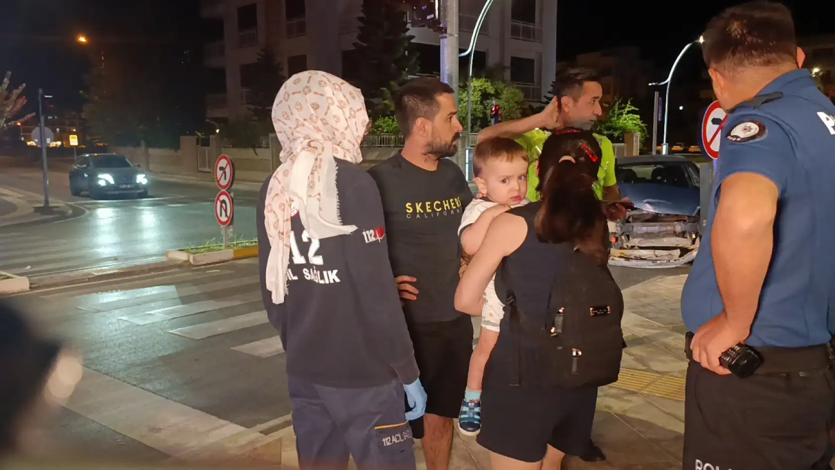Kırmızı Işık İhlali Kazaya Neden Oldu: 1'i Bebek, 4 Yaralı