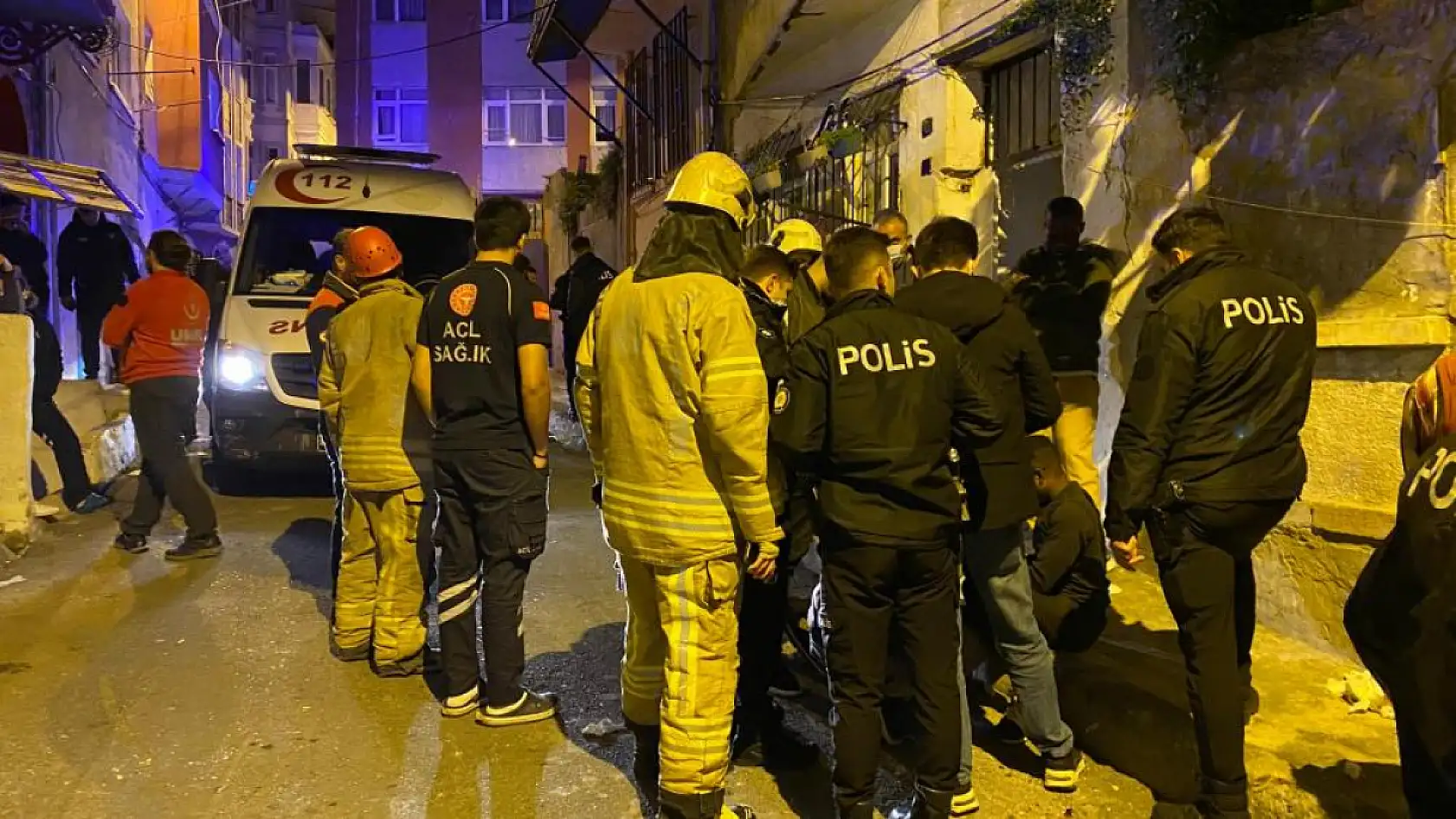 4 katlı binadan anne ve bebeğinin cesedi çıktı