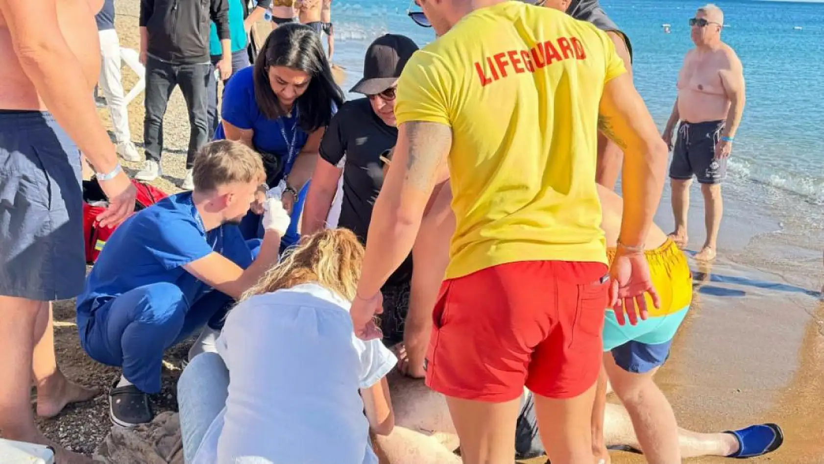 Plajda rahatsızlanan Alman turist hastane yolunda hayatını kaybetti