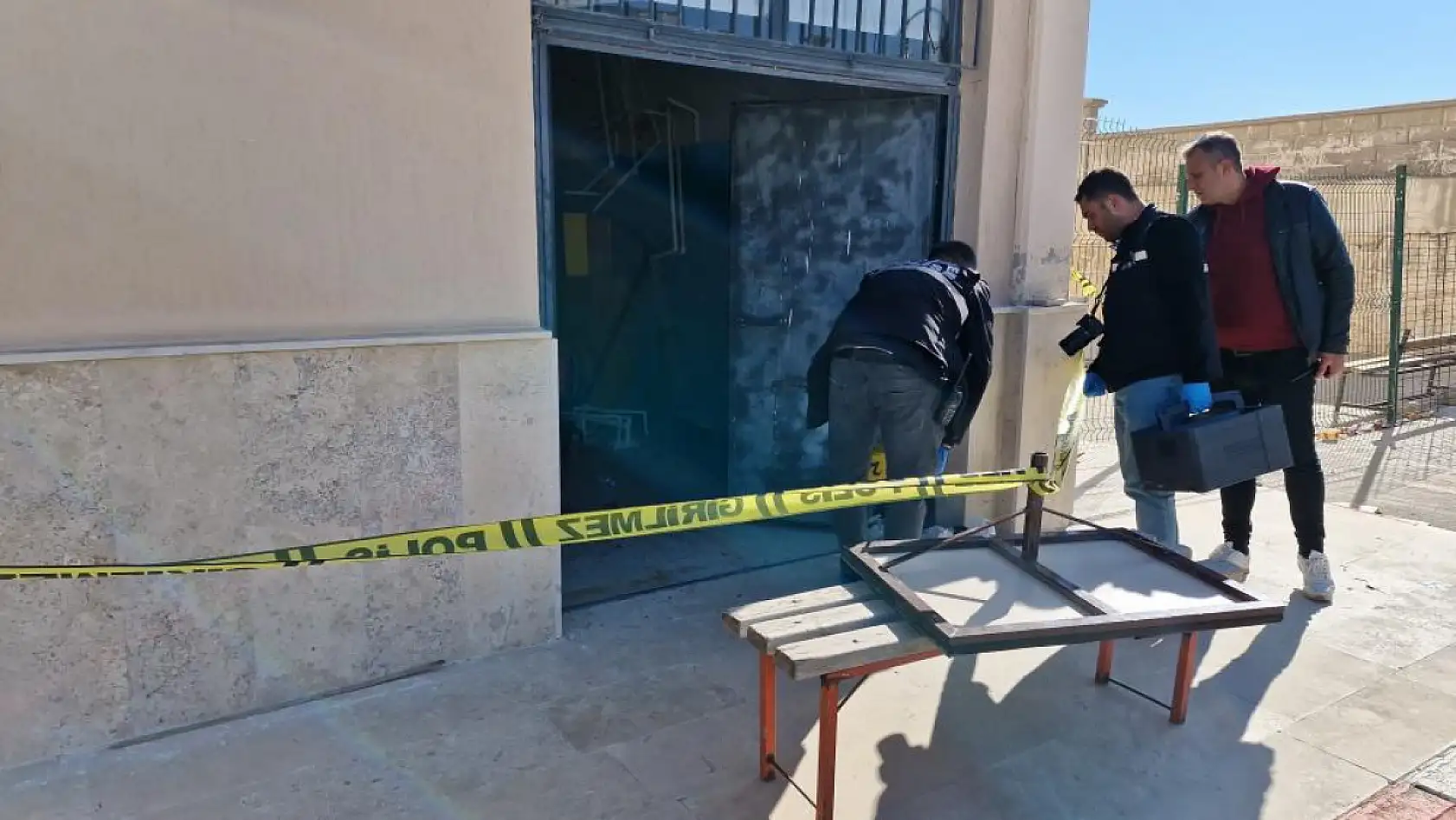 Lise öğrencisi okula tabanca getirip arkadaşını öldürdü