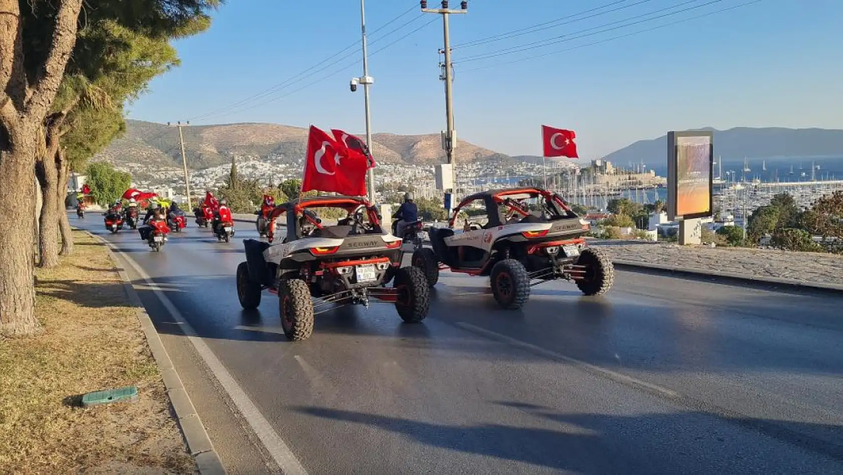 Bodrum'da Polisten 29 Ekim Cumhuriyet Bayramı korteji