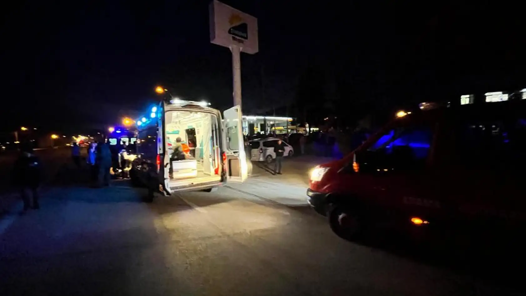 Feci kaza: İki otomobil çarpıştı, 5 yaralı