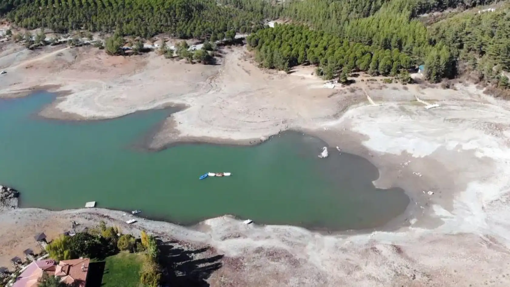 Muğla'da kuraklığın vurduğu Ula Göleti kurumak üzere