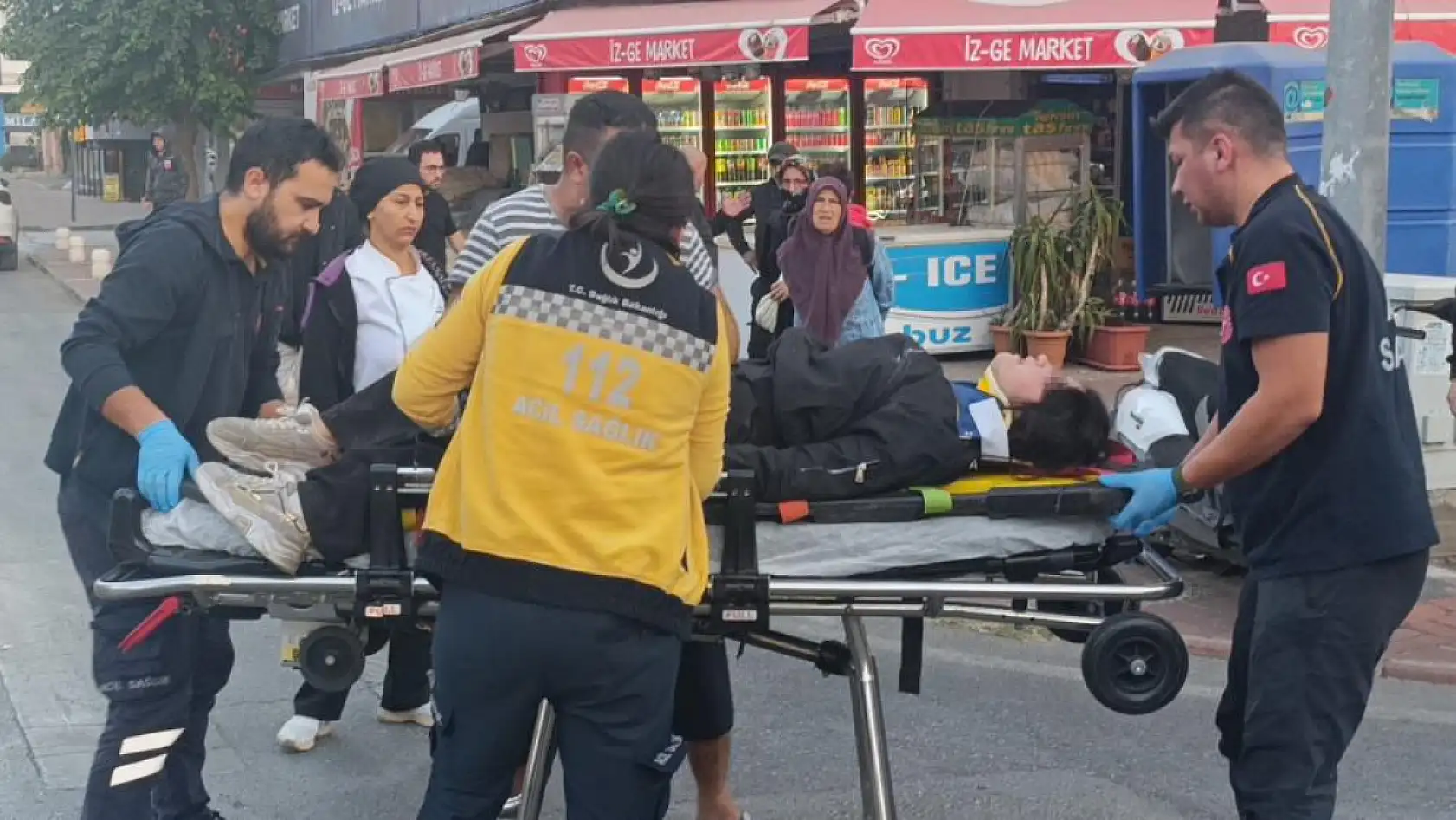 Kırmızı ışık ihlali kazayı beraberinde getirdi, genç kız acı içerisinde kaldı