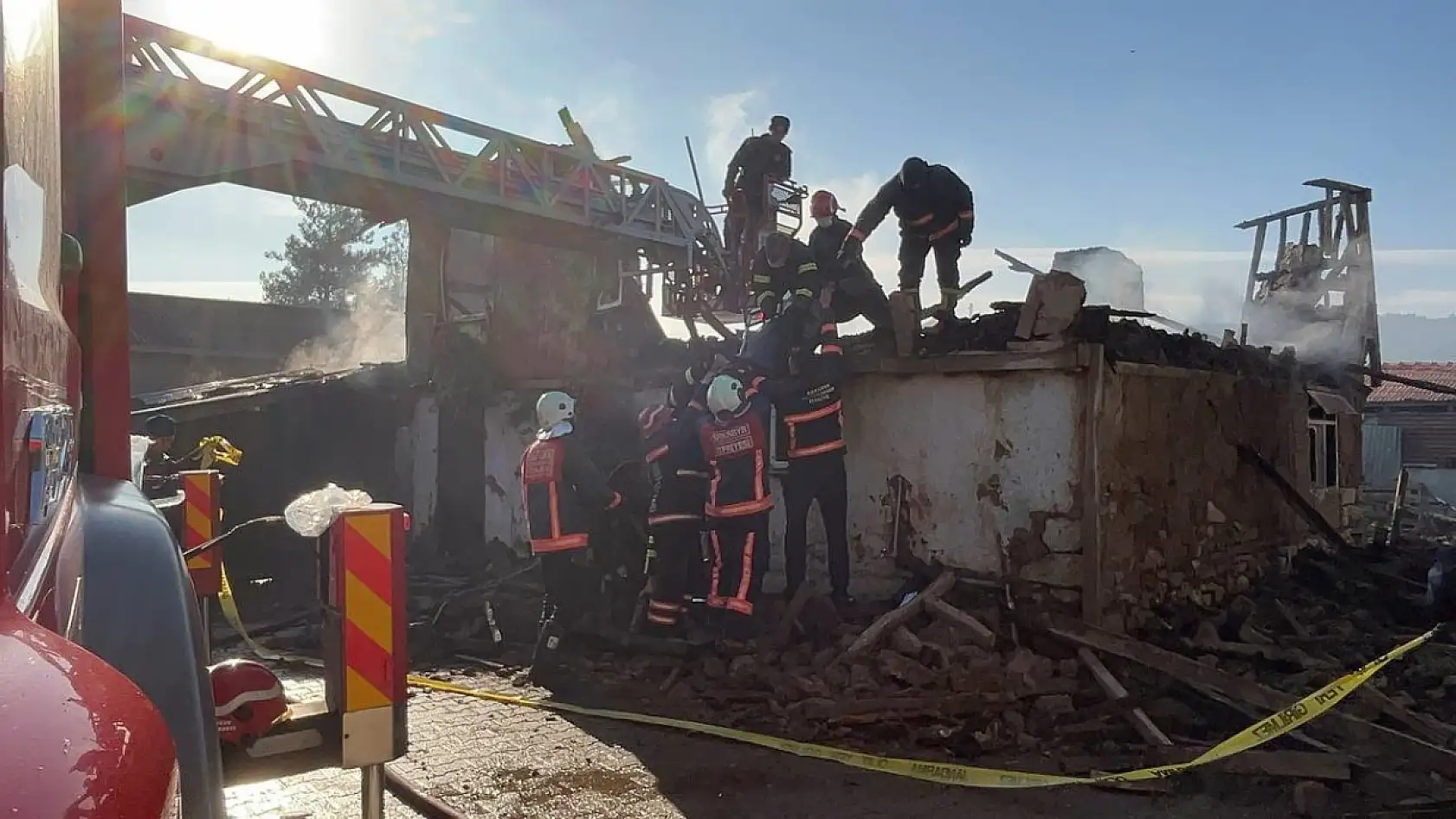 Alevlere teslim olan evde yaşlı kadın hayatını kaybetti