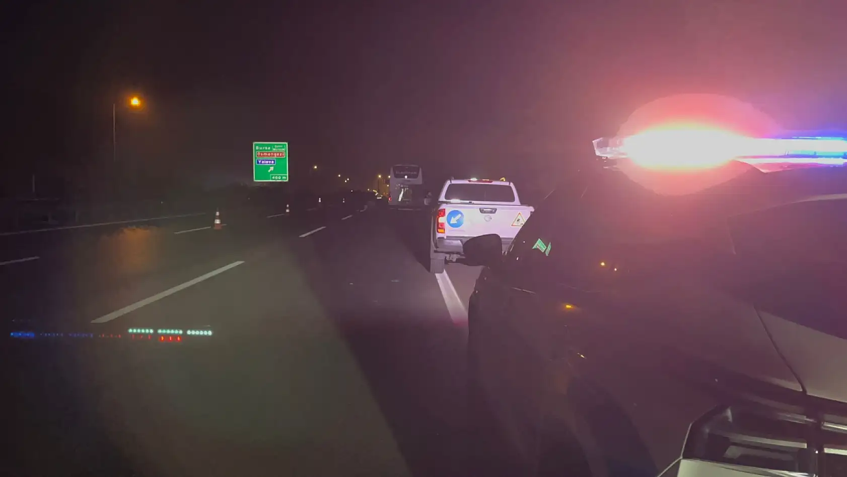 Otobanda yolun karşısına geçmek isteyen kadına otobüs çarptı: 1 ölü