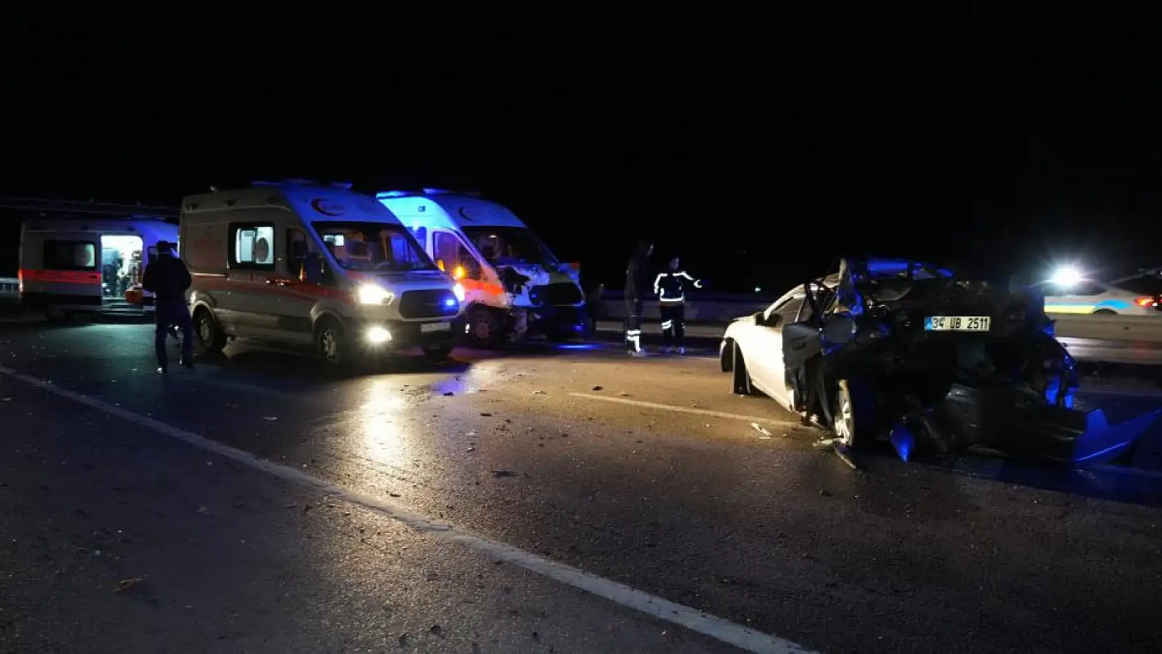 Hasta sevki yapan ambulans otomobille çarpıştı: 1 ölü, 5 yaralı