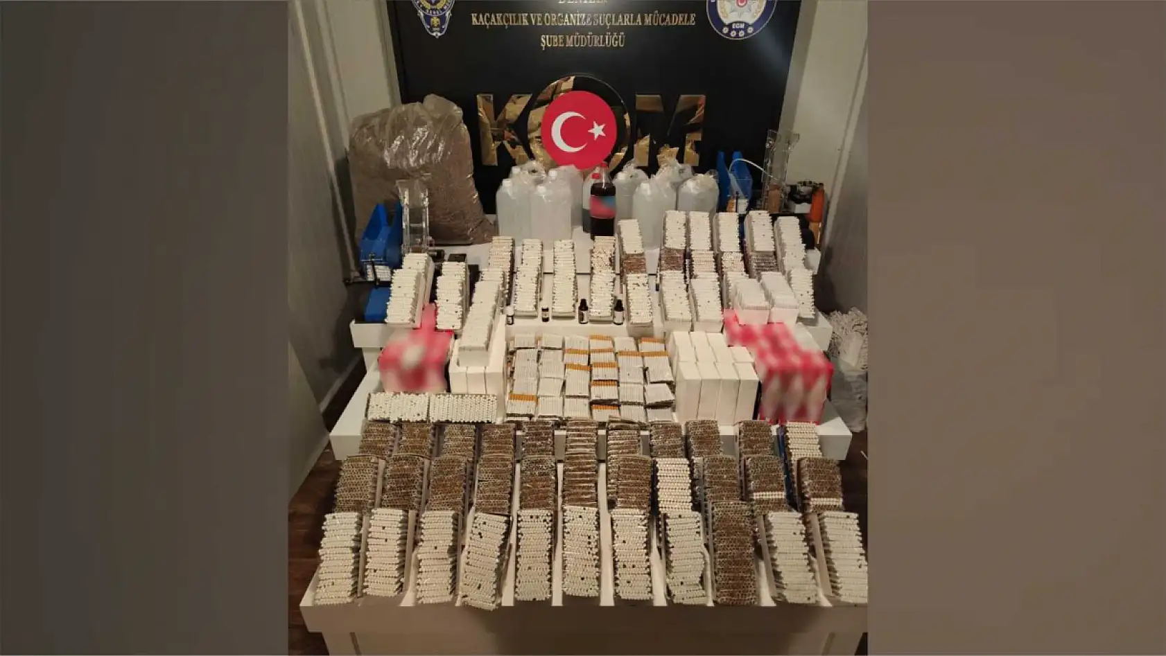 Şüpheli tırdan 2,4 ton kaçak tütün çıktı