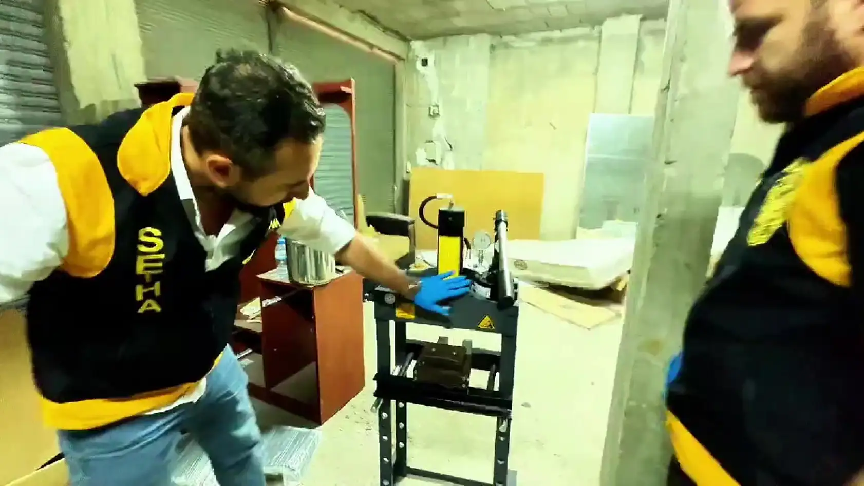 Uyuşturucu paketleme tesisine çevrilen eve operasyon: 1 gözaltı