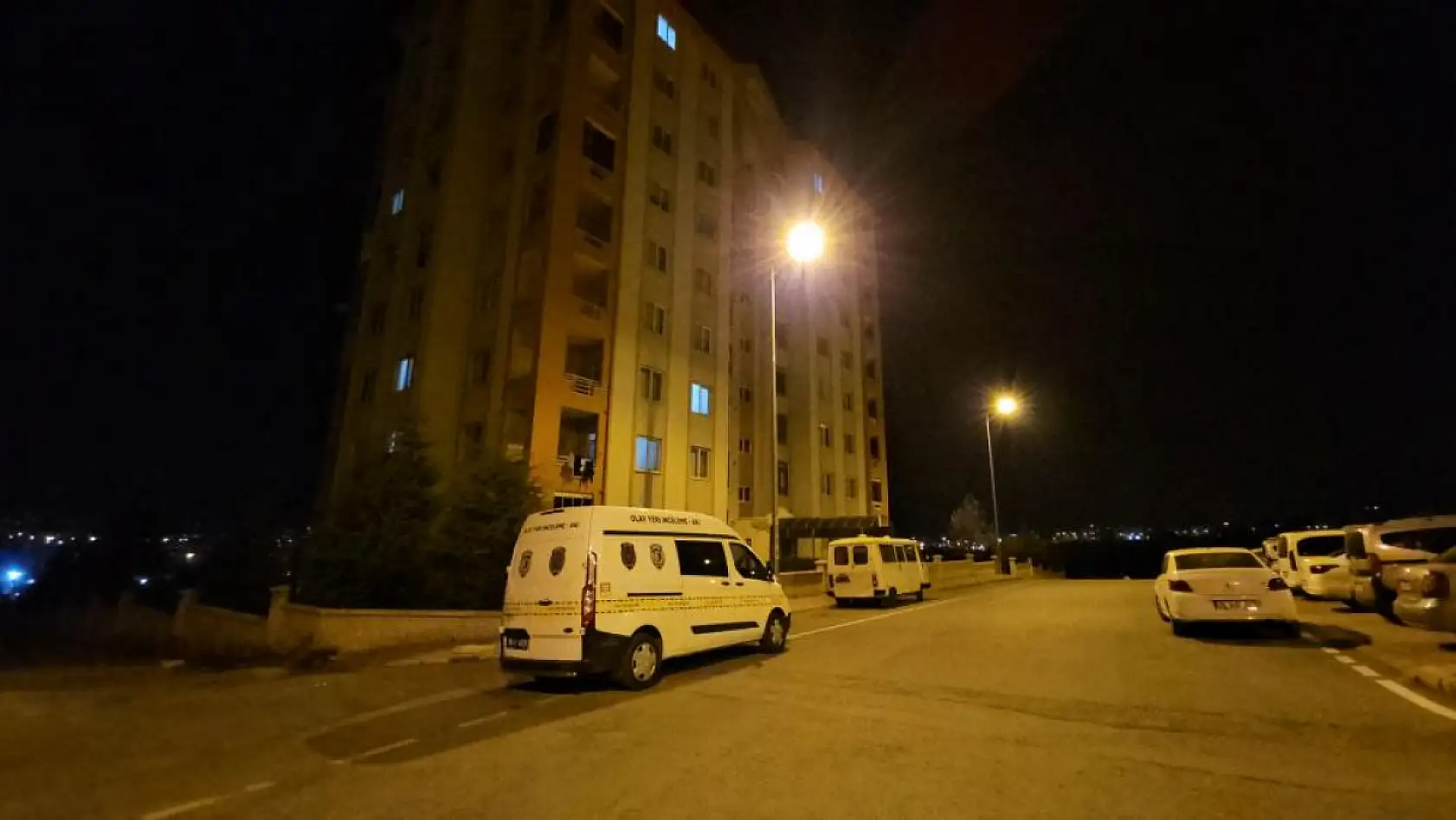 Erkek arkadaşı tarafından silahla vurulan genç kız yaralandı