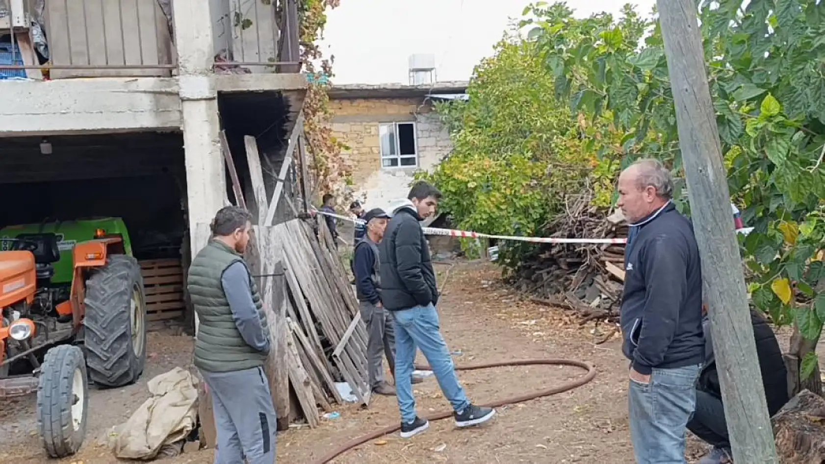 Alzheimer hastası yaşlı kadın yanan evde hayatını kaybetti