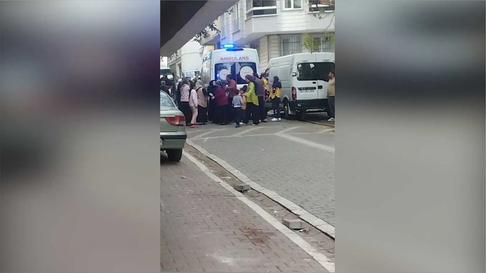 Park yeri kavgası esnasında boynuna tornavida saplandı