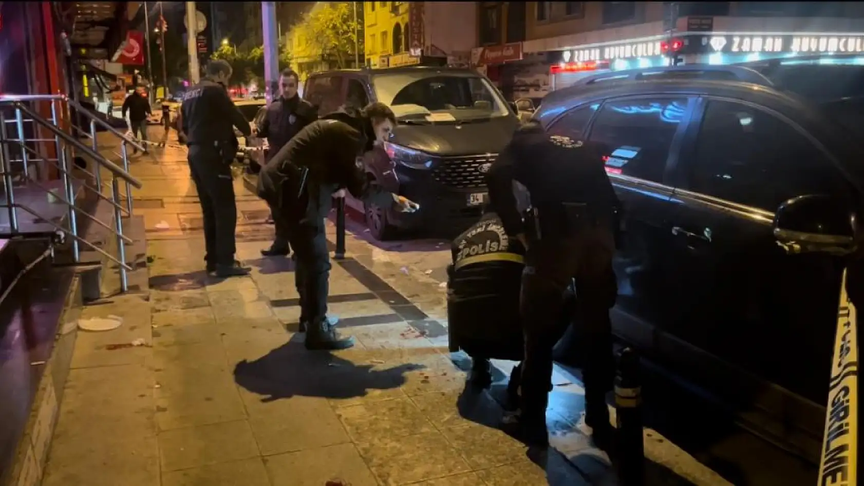 Cadde ortasında silahlı saldırı: 2 yaralı