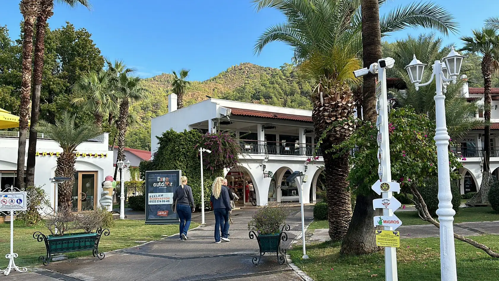 Dev yolcu gemisi Marmaris'e demir attı