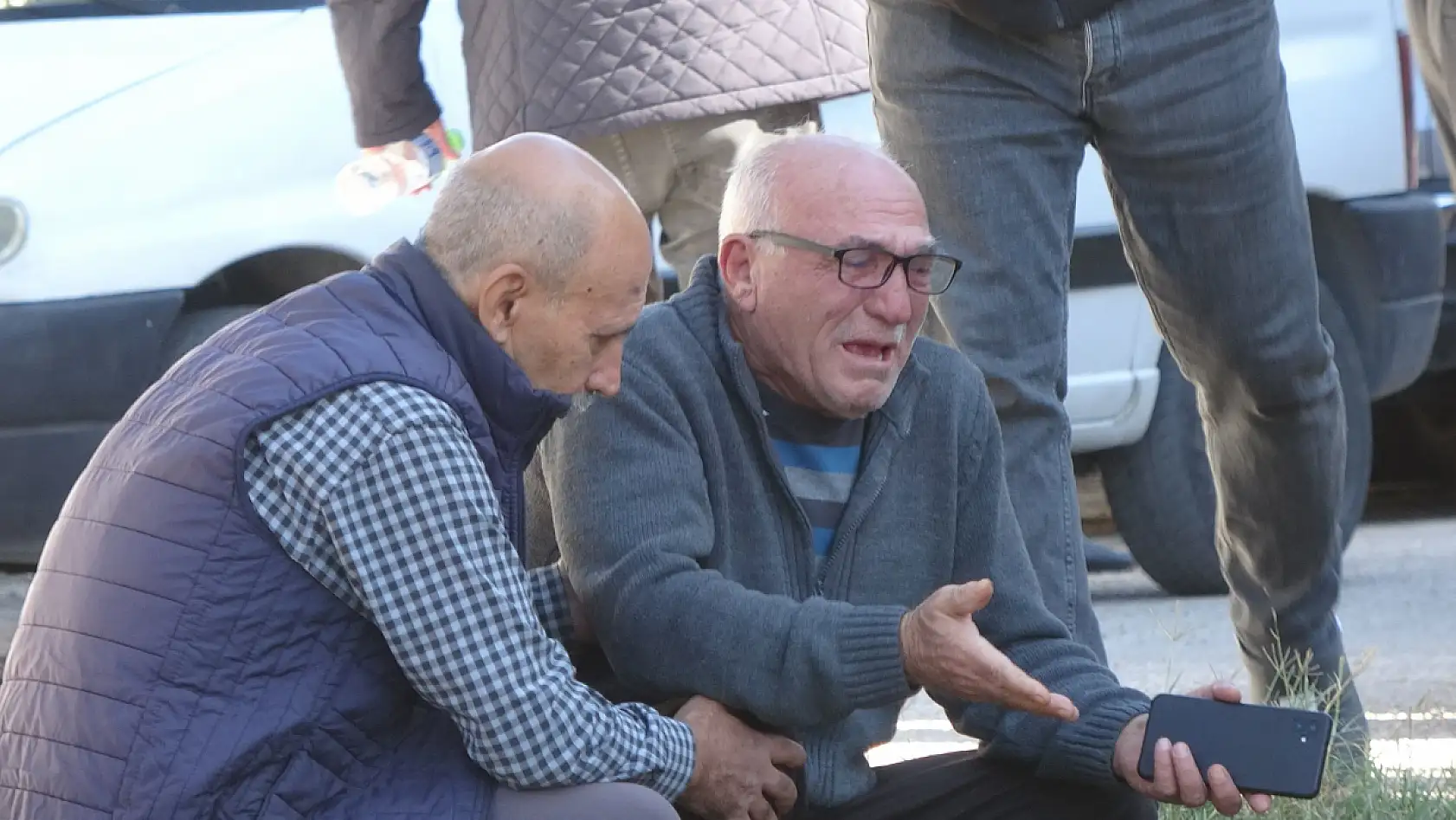 Ekmek almaya giden kadın ölü bulundu, kocası ve kızı gözyaşlarına boğuldu