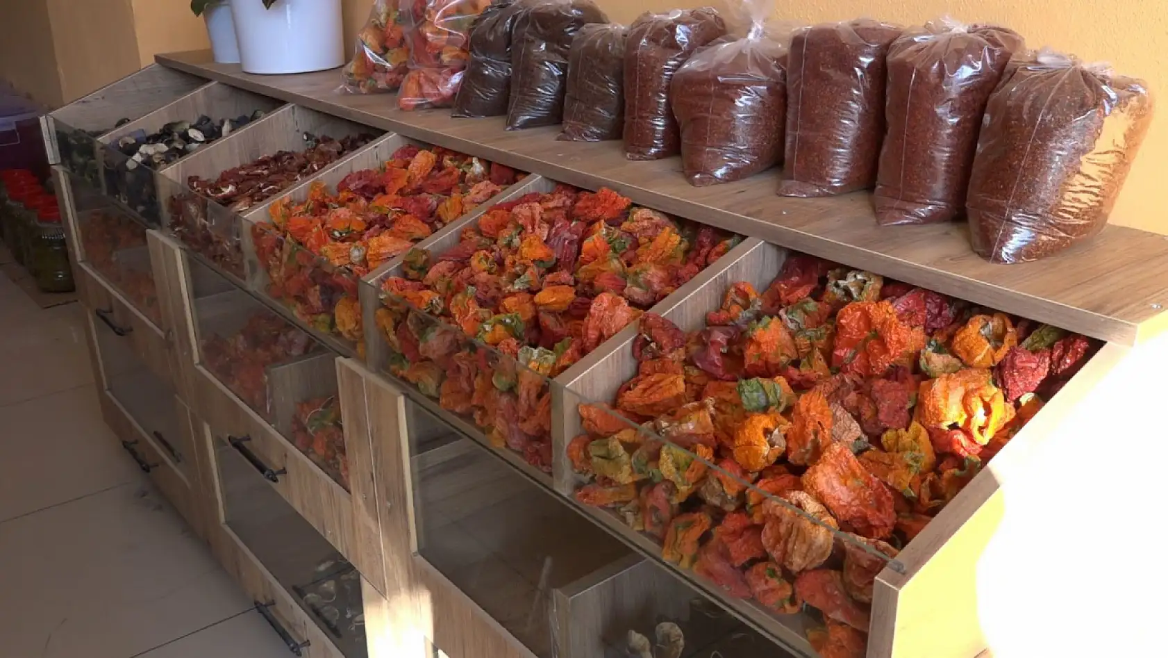 7 kadın girişimci yöresel gıda ürünlerini Türkiye'nin dört bir yanına gönderiyor