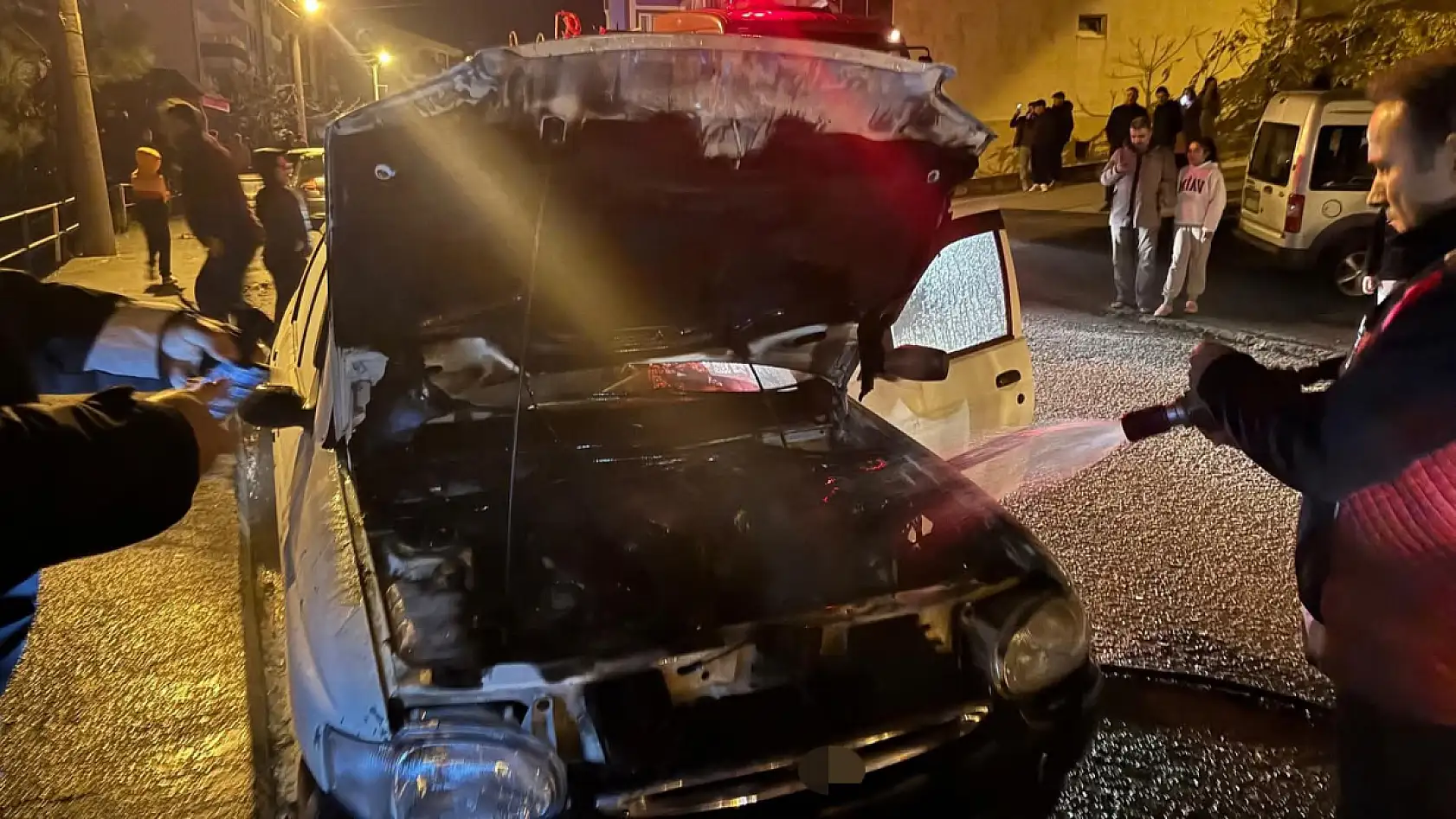 Park halindeki araç, sahibi vefat ettikten 1 ay sonra yandı