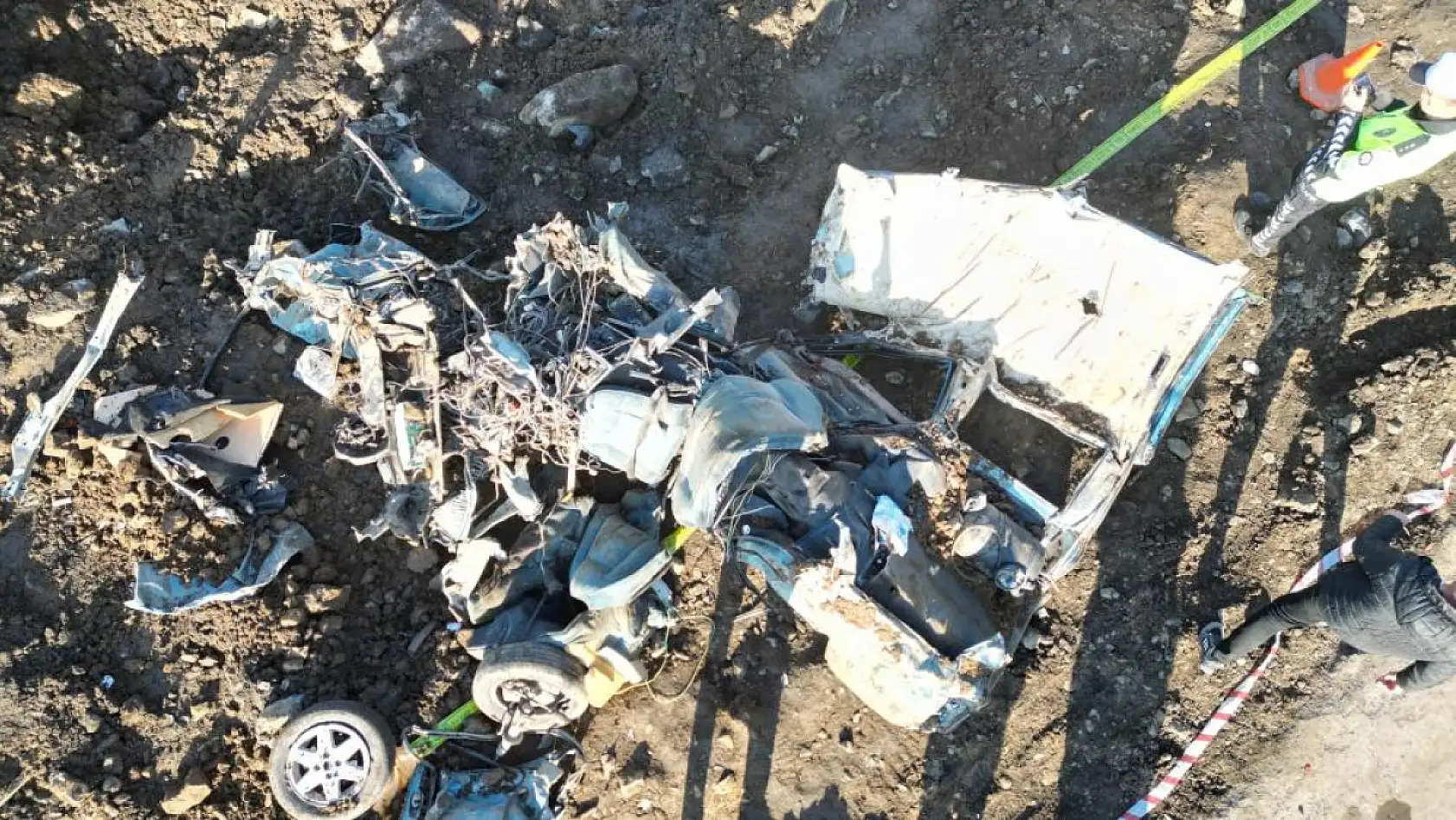 Heyelanda 4 Genç Hayatını Kaybetti