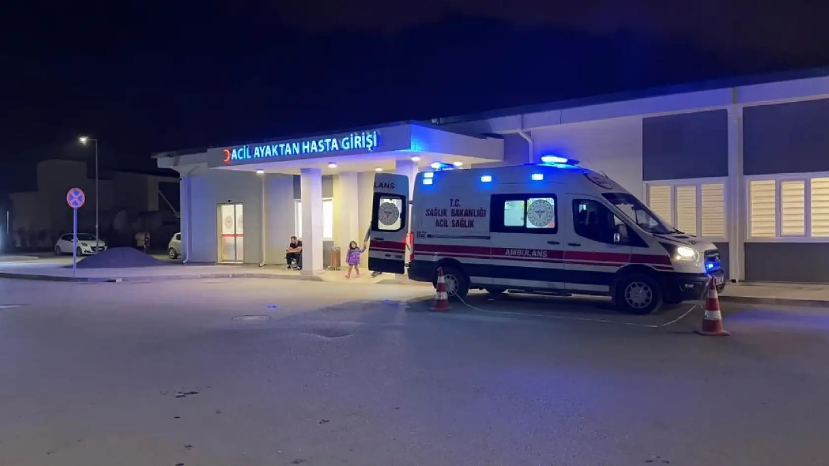 Yakınlarının haber alamadığı anne ve 3 çocuğu evlerinde ölü bulundu