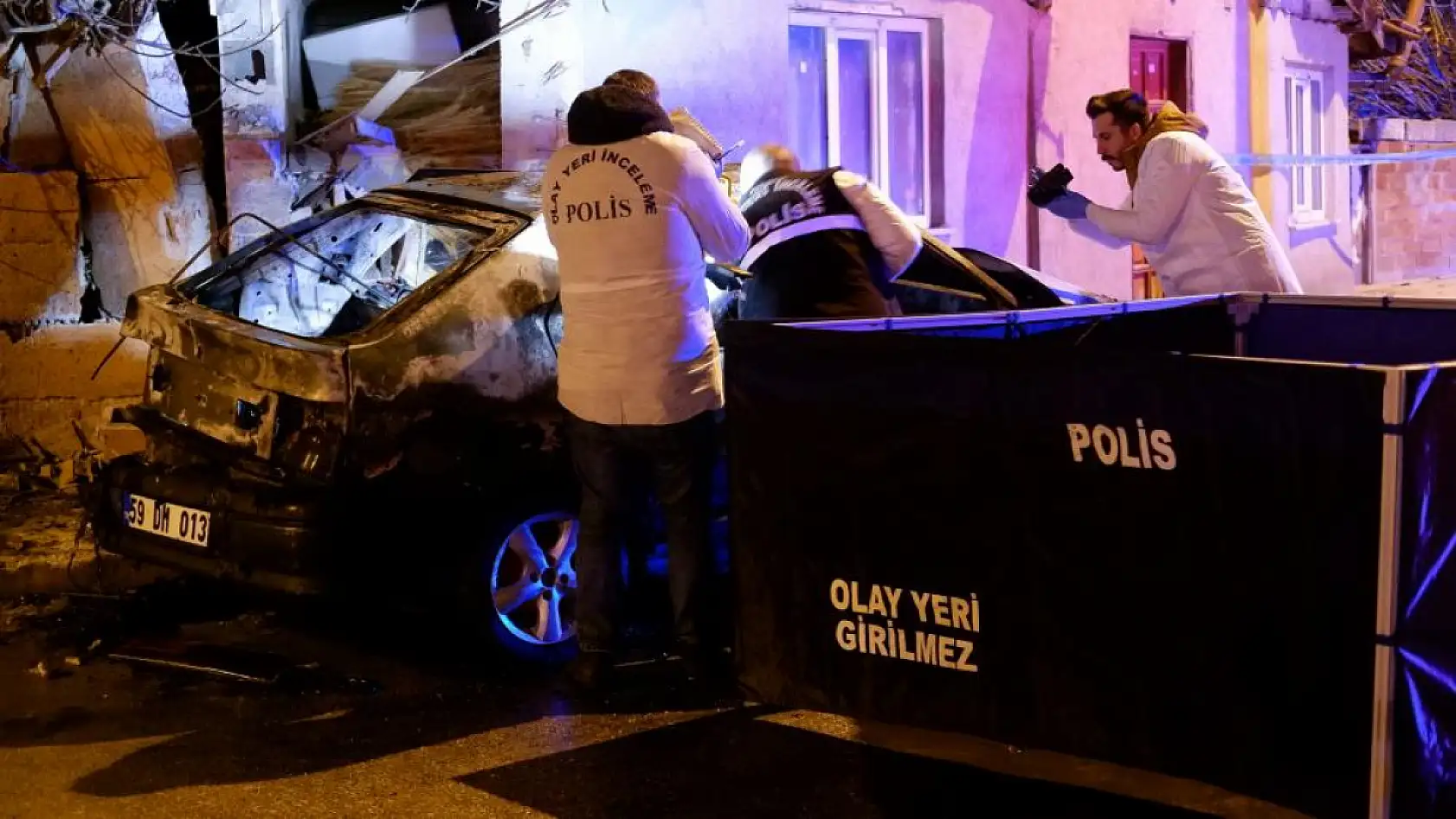 Korkunç olay: Kaza sonrası alev alan otomobildeki 4 kişi yanarak öldü