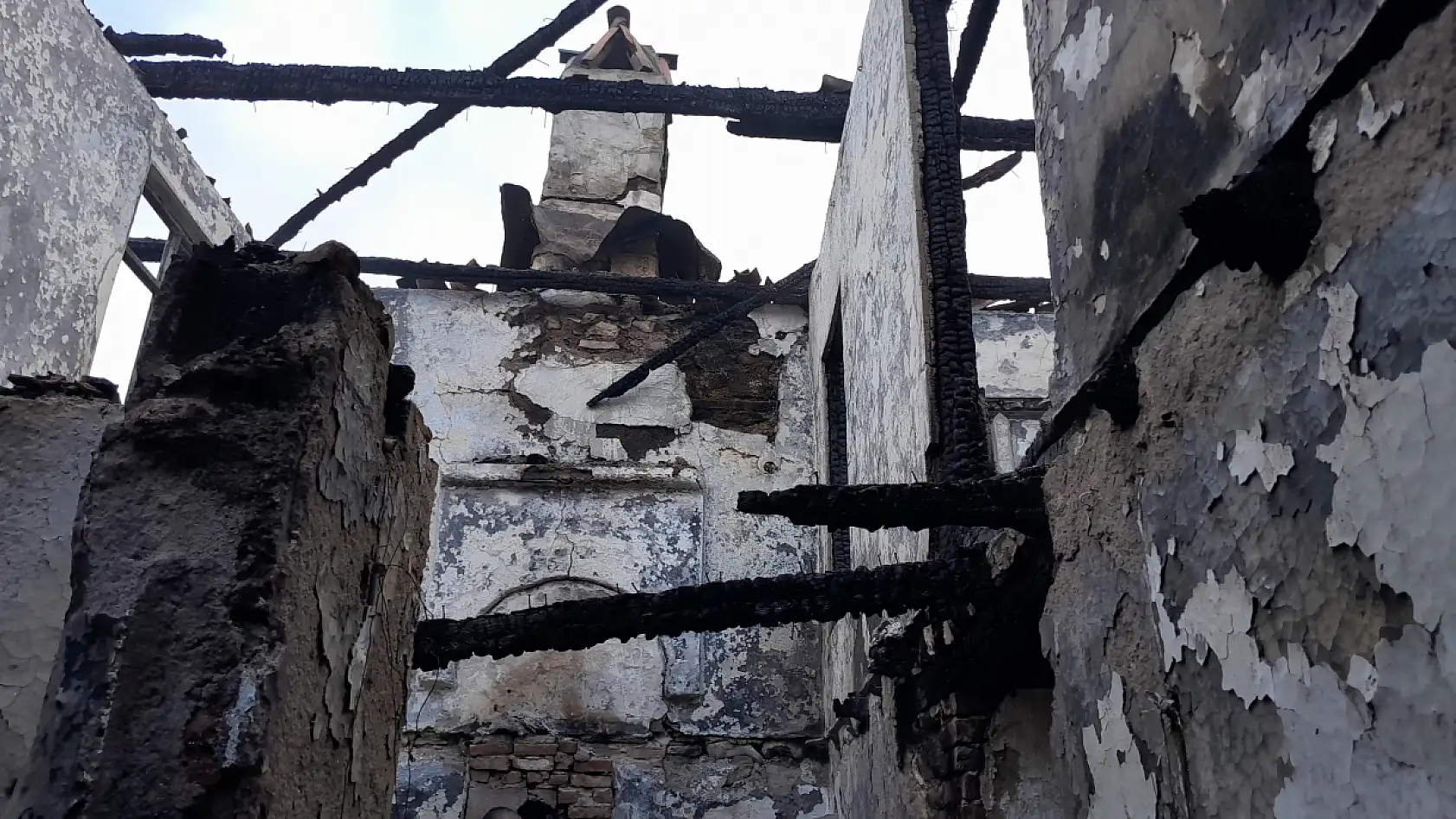 Muğla'da Yaşlı çift evlerinde çıkan yangında hayatını kaybetti