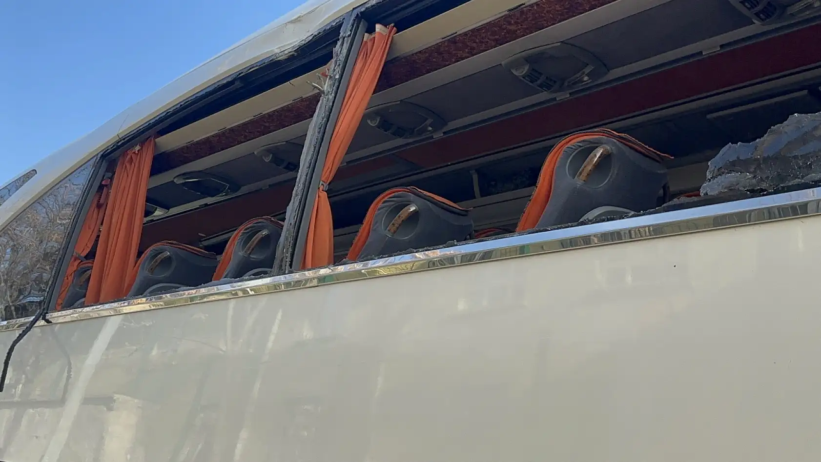 Alkollü Şahıs Kaçırdığı Yolcu Otobüsüyle Dehşet Saçtı