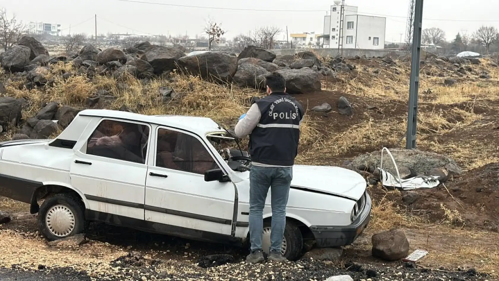 Hafriyat kamyonu ile otomobil çarpıştı: 1 ölü, 3 yaralı