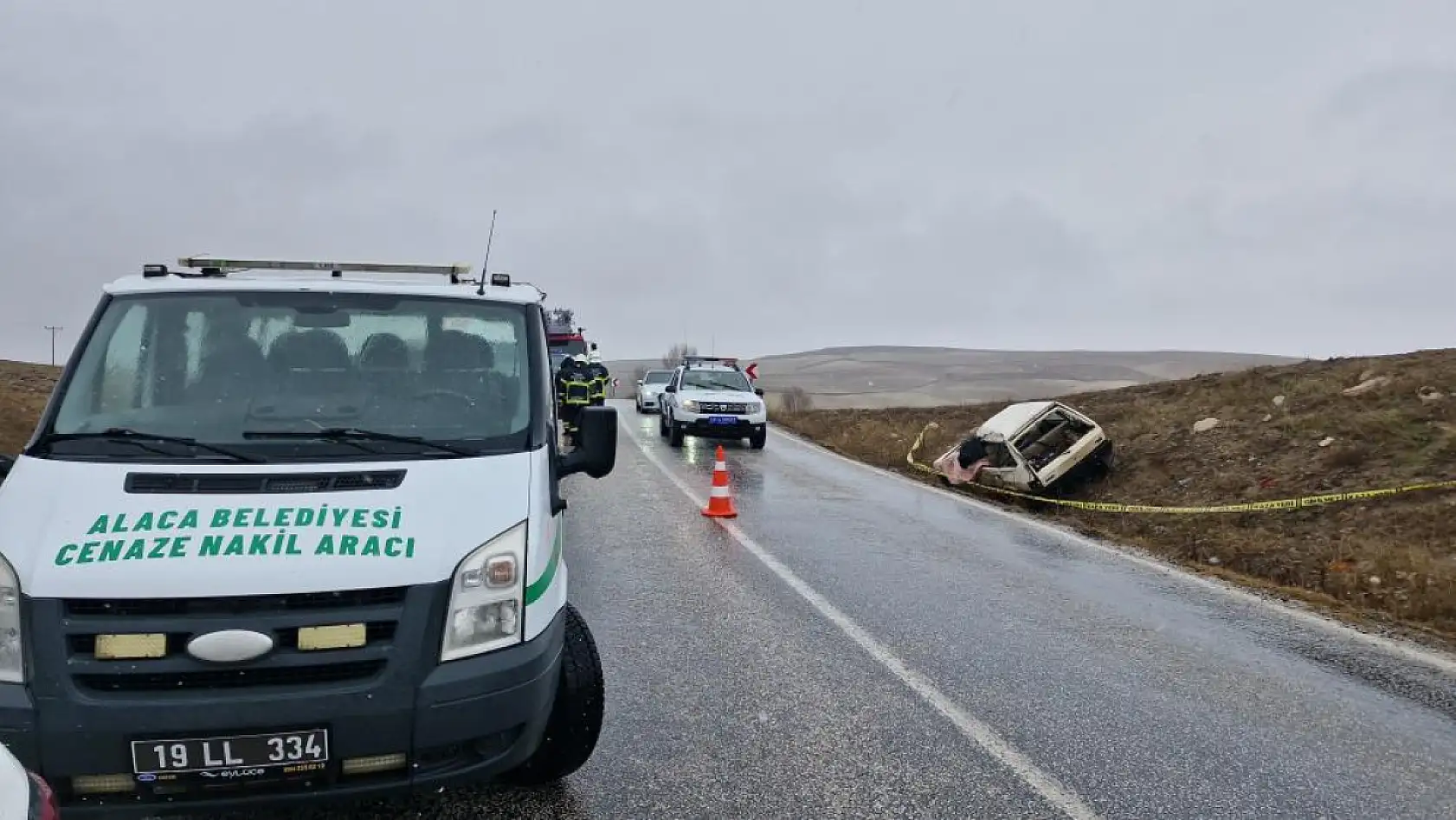 Kamyon ile otomobil çarpıştı: 1 ölü, 1 yaralı