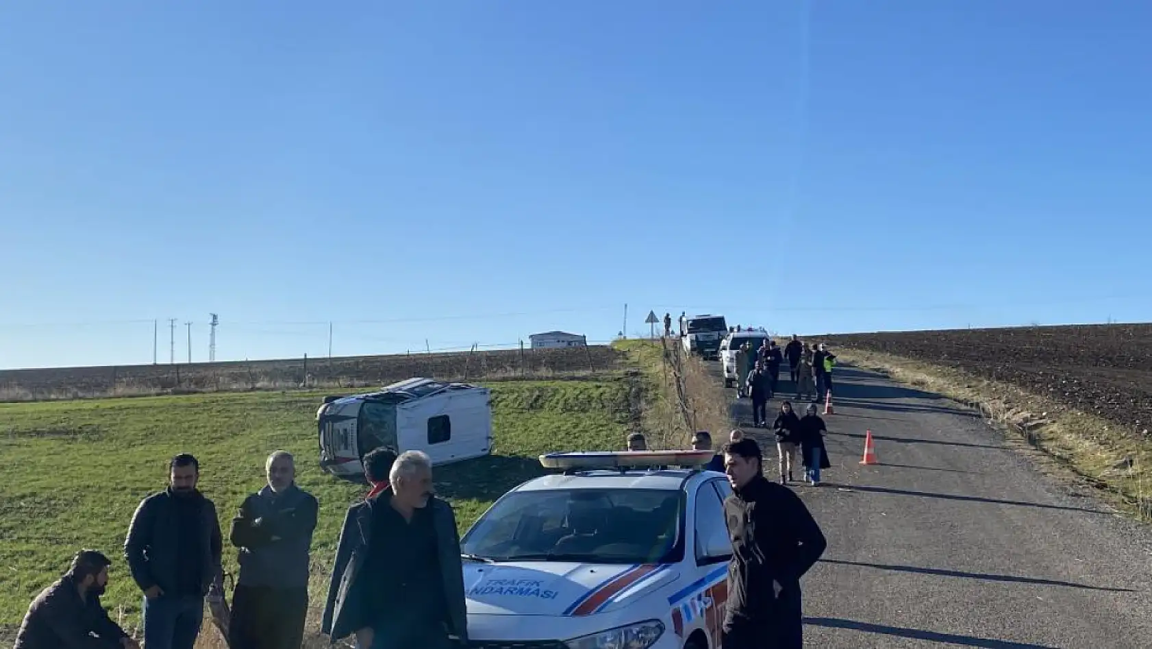 Feci kaza: Öğrenci servisi devrildi, 9 yaralı