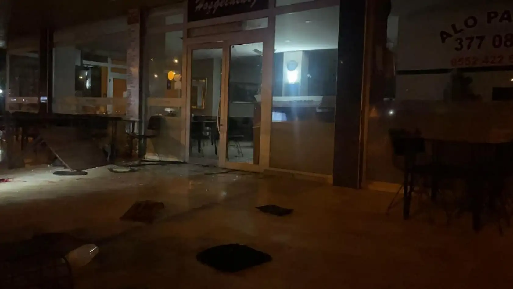 Komşular arasındaki yüksek sesle müzik dinleme tartışması kanlı bitti: 2 yaralı