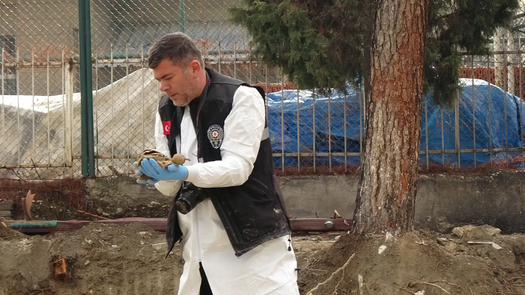 Burdur'da Öğretmenevi bahçesindeki kazıda insan kemikleri bulundu