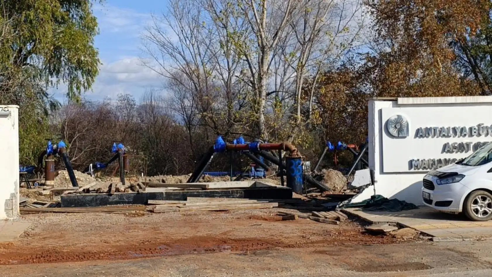 Şantiyede kalp krizi geçiren işçi hastanede hayatını kaybetti