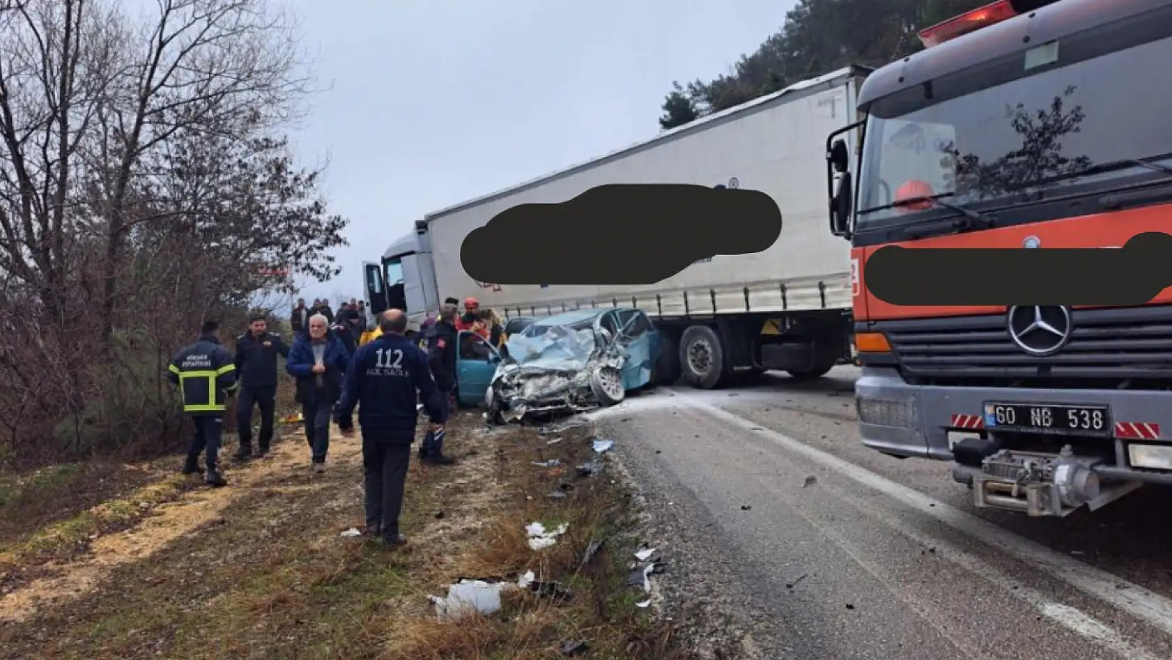 Tıra çarpan Opel marka otomobil 2 kişiye mezar oldu