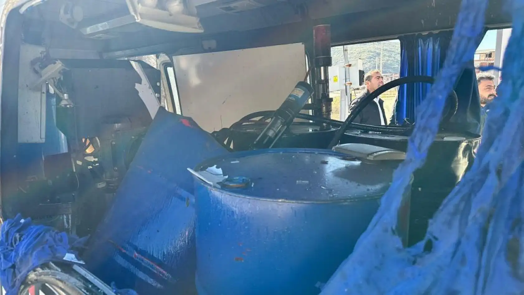 Mobil izolasyon aracında kimyasal patlama: 1 yaralı