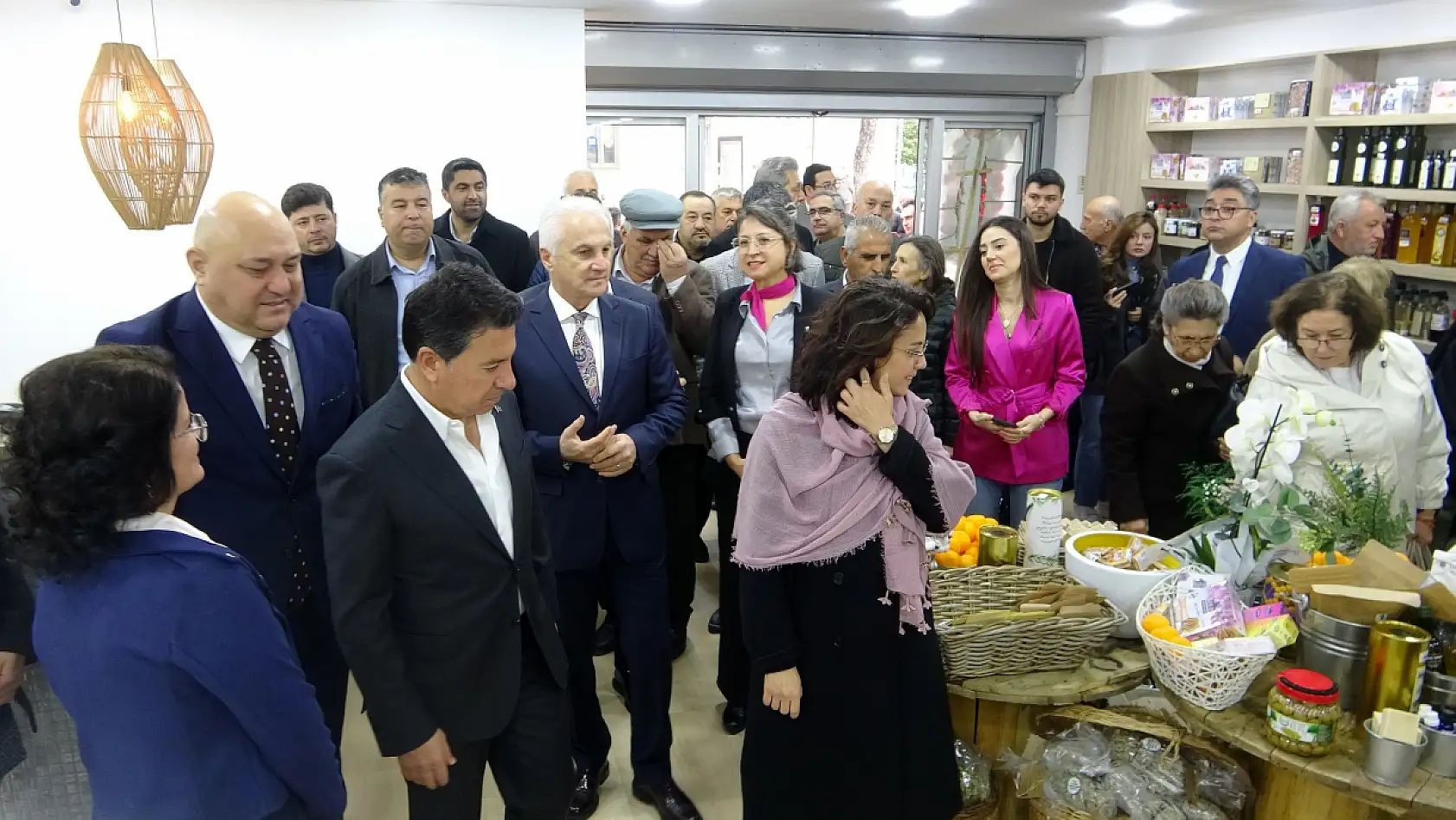 Muğla'nın yöresel ürünler satış mağazası yenilenen yüzüyle açıldı