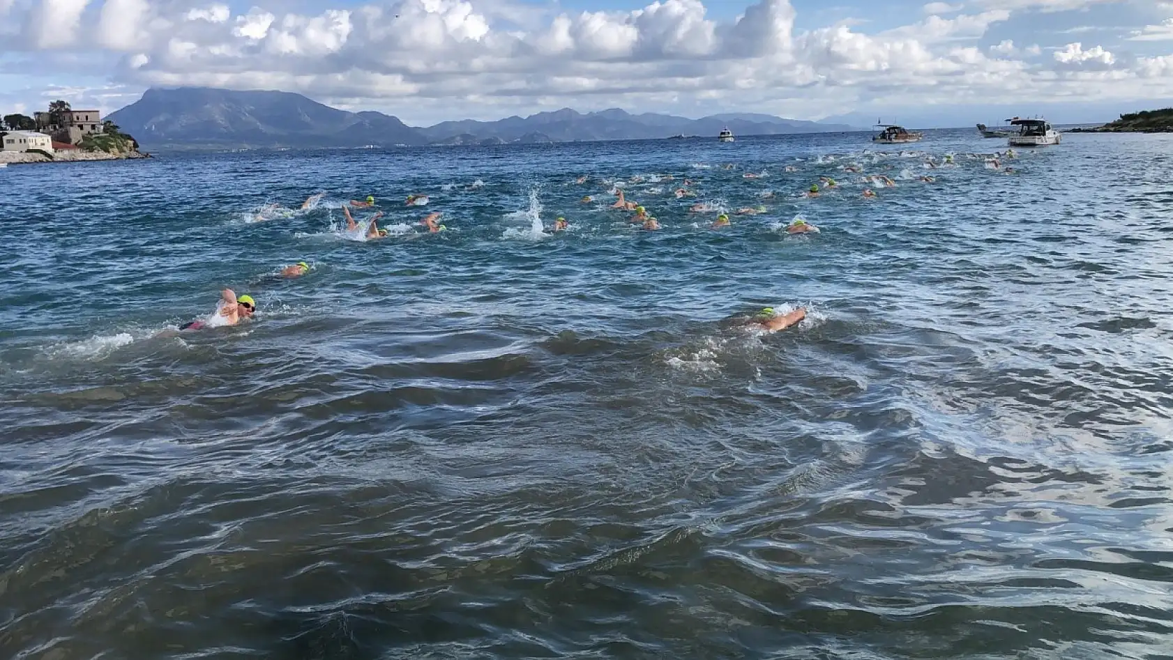 Datça'da 19. Açık Kış Yüzme Maratonu start aldı