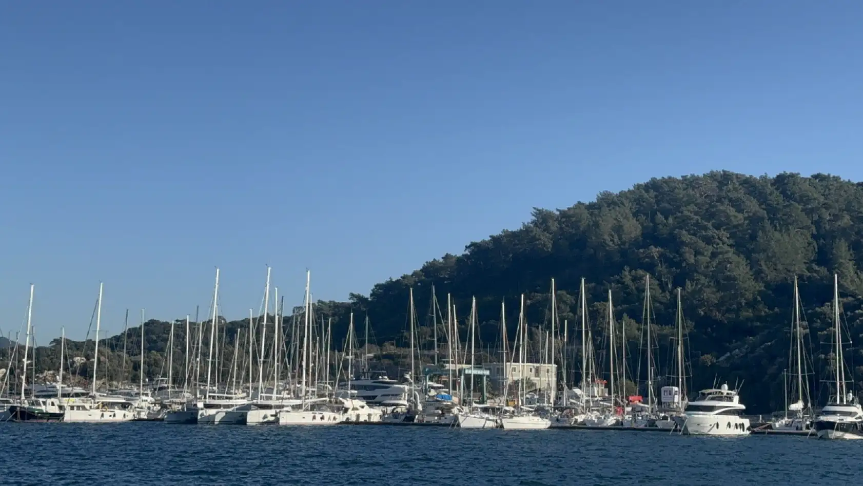 Marinalarda tekne bağlama yıllık ücretlerine denizciler de tepki gösterdi