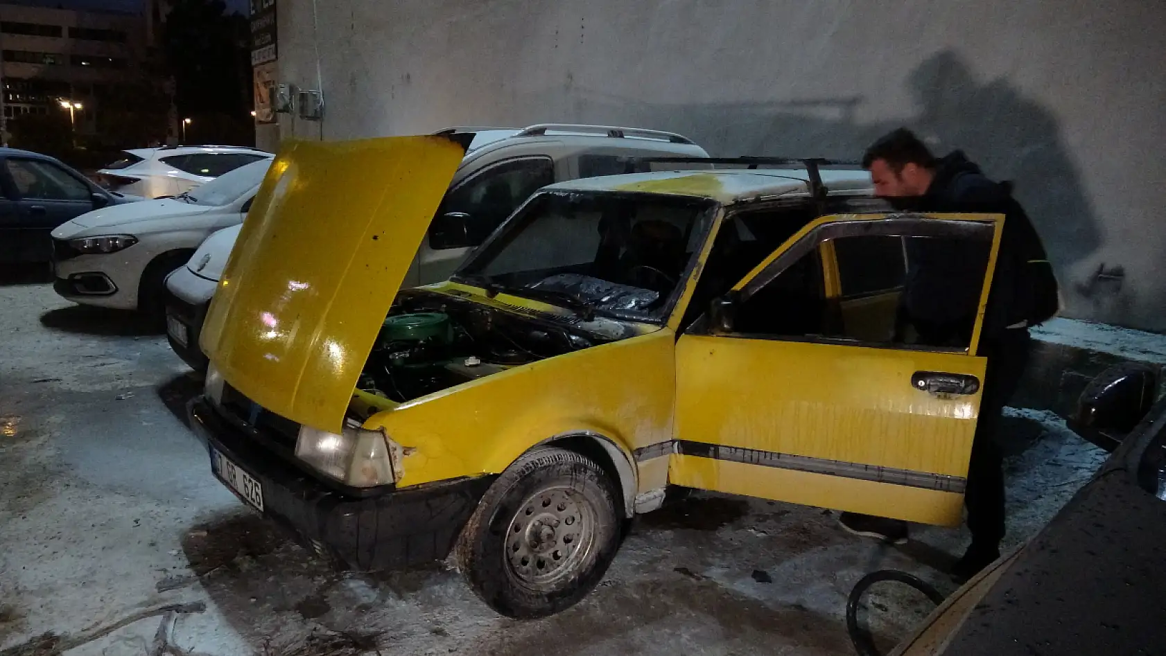 Otomobilini park edip otobüsle işe gitti, döndüğünde hayatının şokunu yaşadı