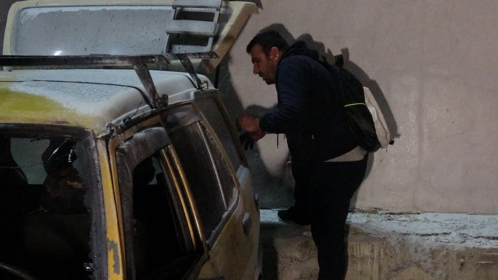 Otomobilini park edip otobüsle işe gitti, döndüğünde hayatının şokunu yaşadı