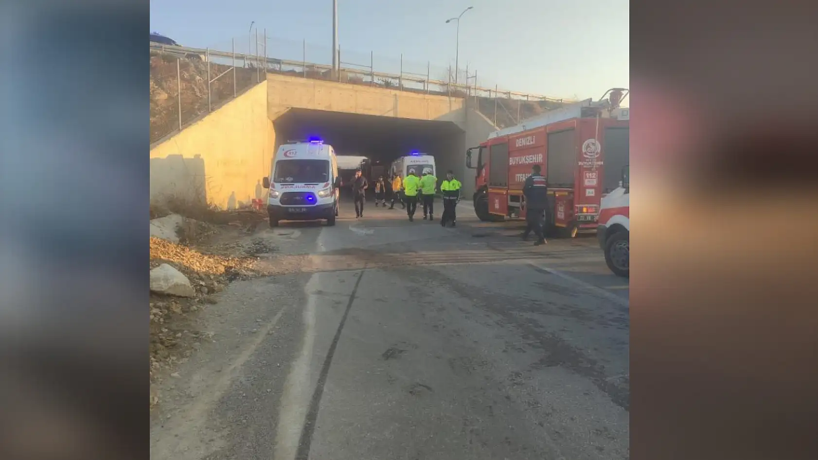 Denizli'de işçi servisi devrildi: 4 ölü, 19 yaralı